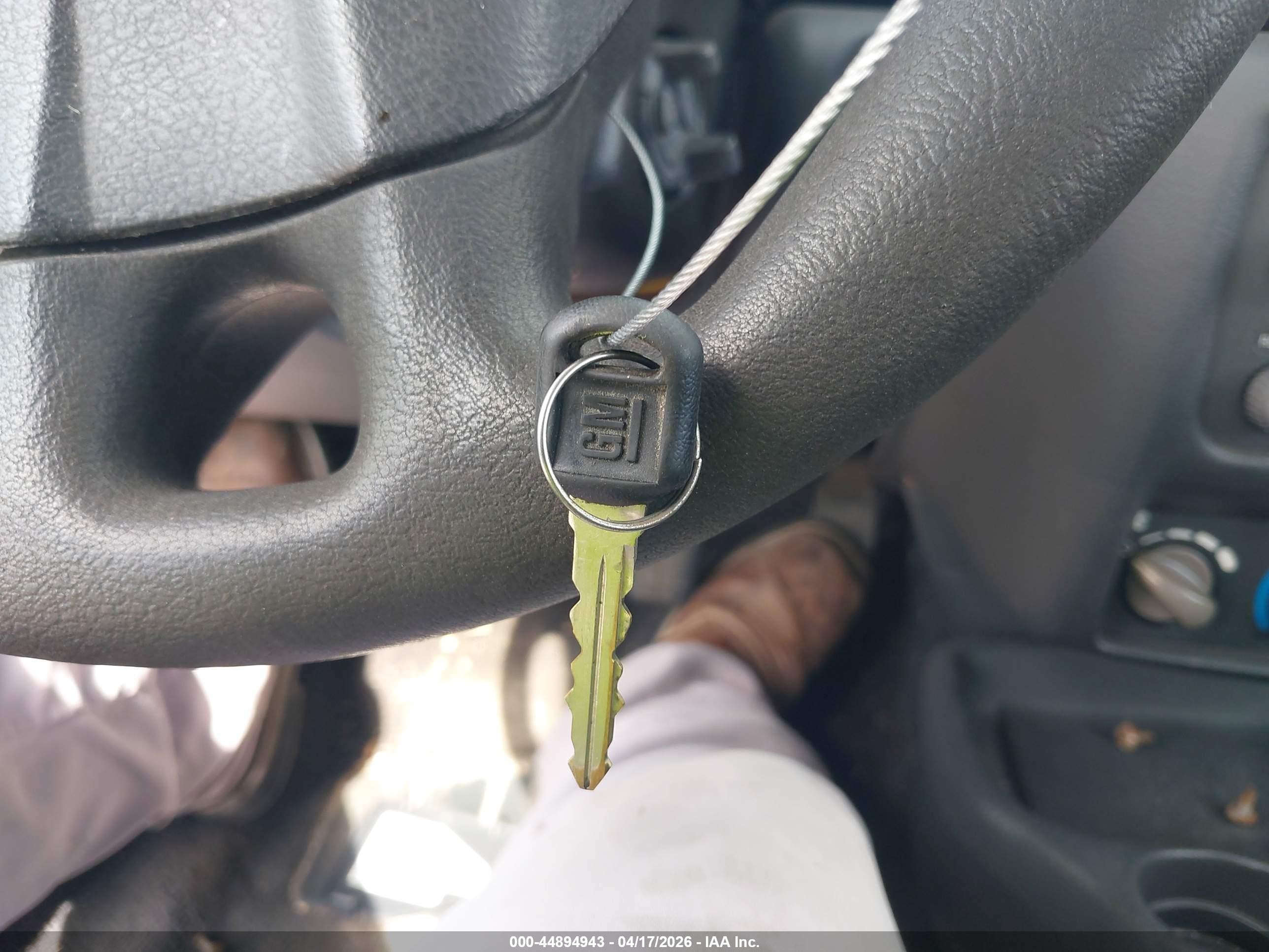 2004 Pontiac Sunfire   Silver vin: 1G2JB12F847213382