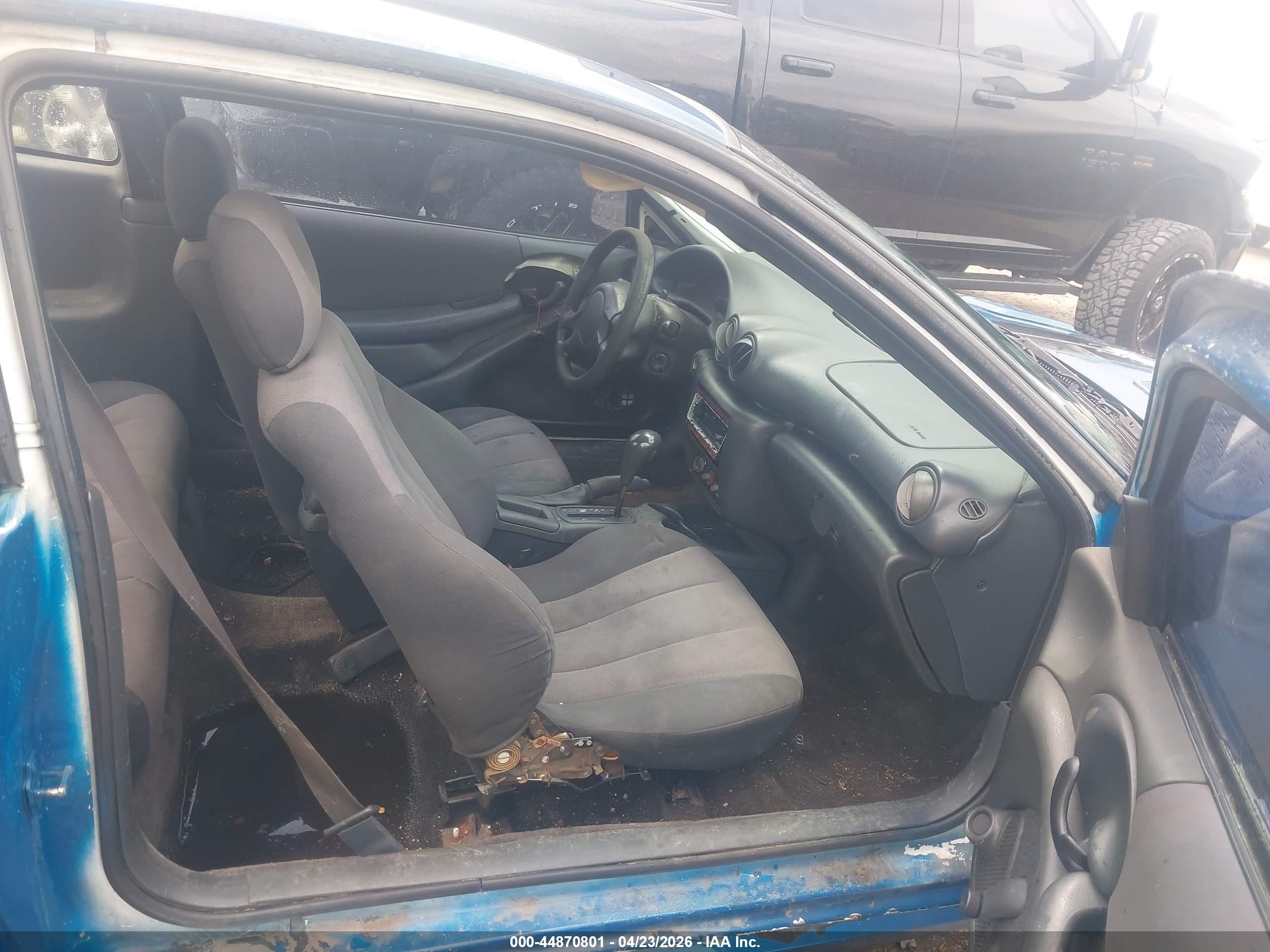 2004 Pontiac Sunfire   Blue vin: 1G2JB12F847262386
