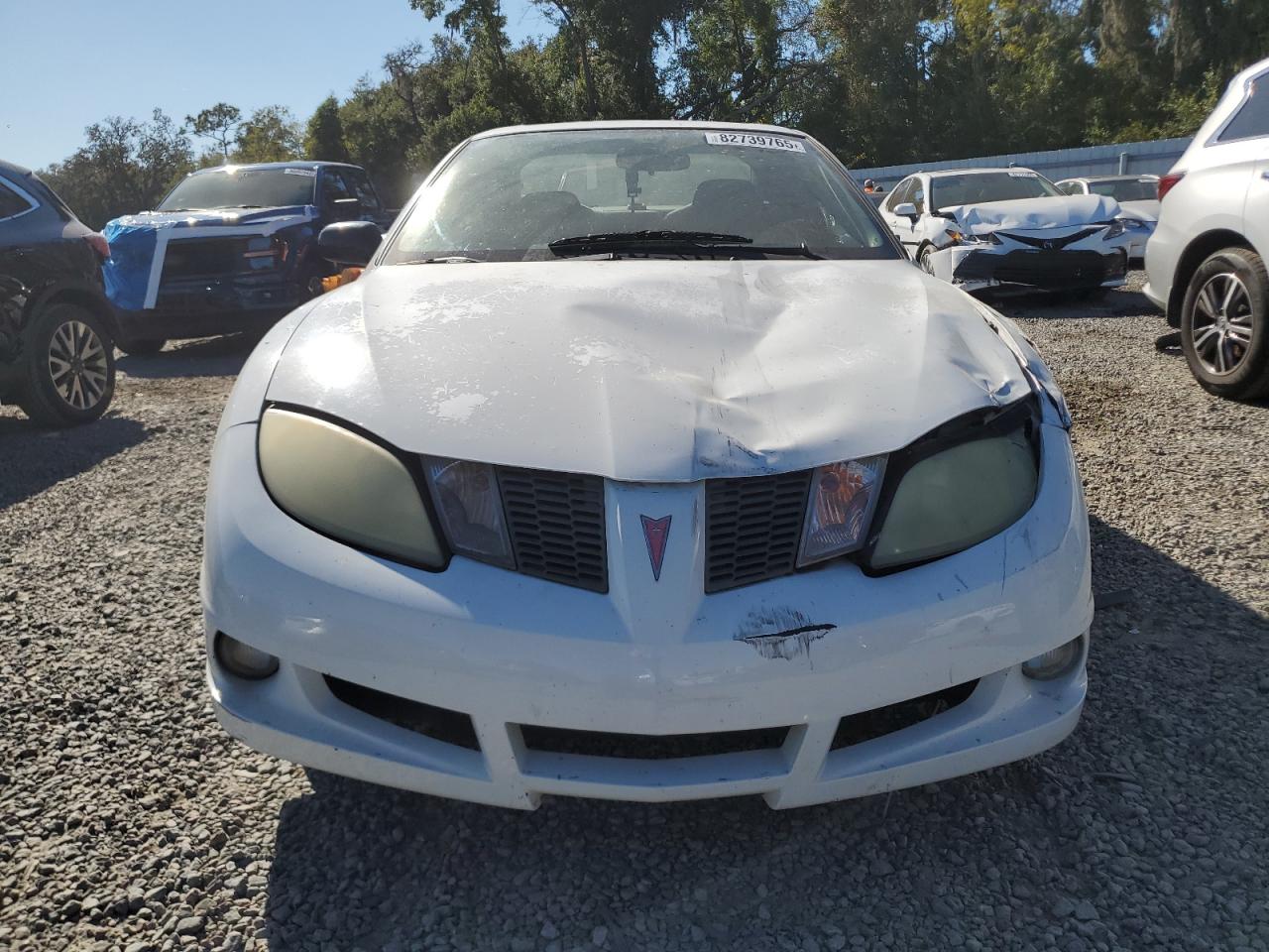 2004 Pontiac Sunfire White vin: 1G2JB12F847350354
