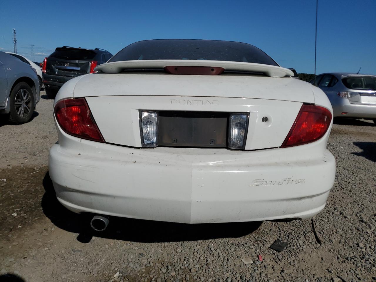 2004 Pontiac Sunfire White vin: 1G2JB12F847350354