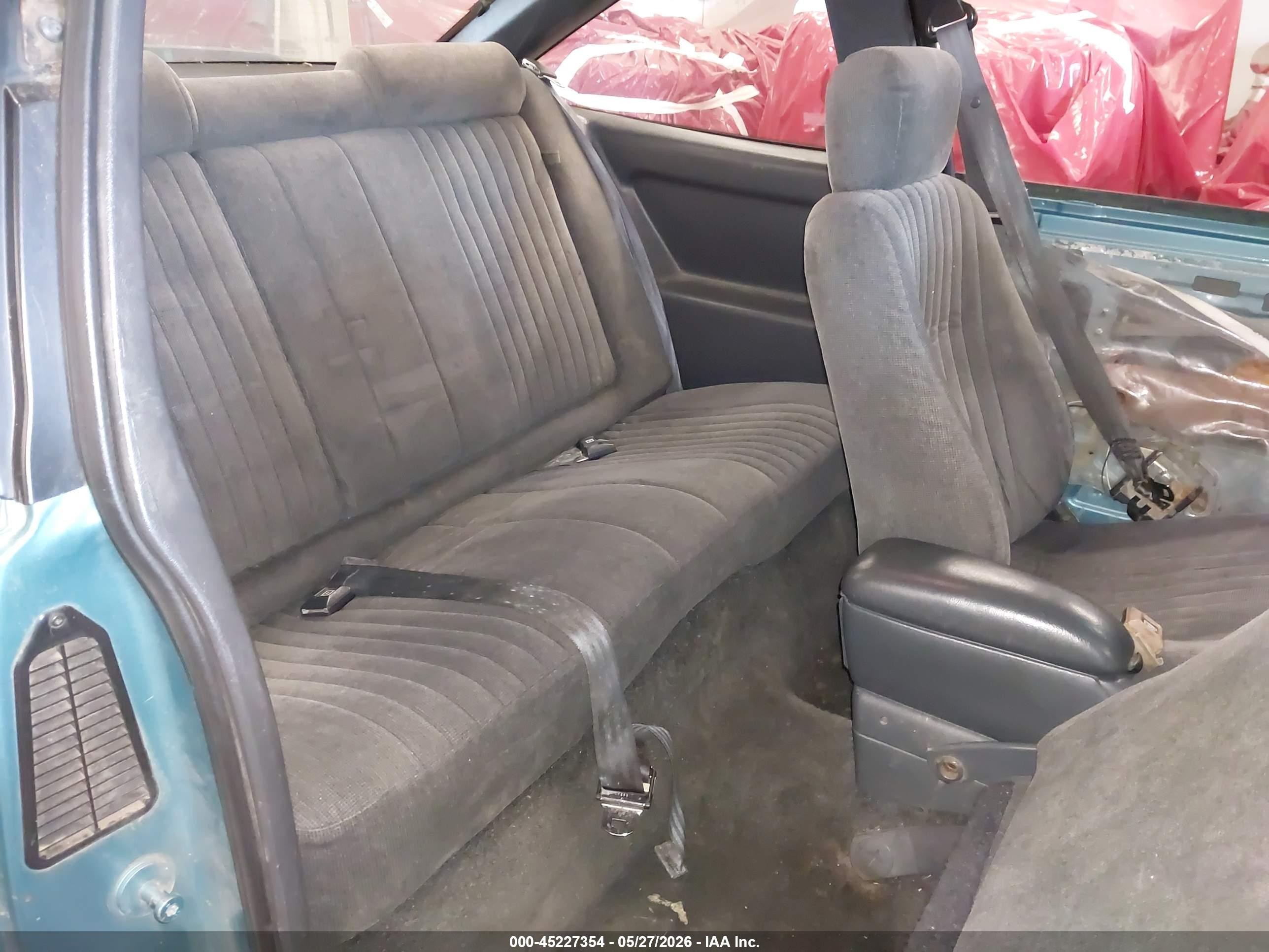 1994 Pontiac Sunbird Le Blue vin: 1G2JB14H9R7597047