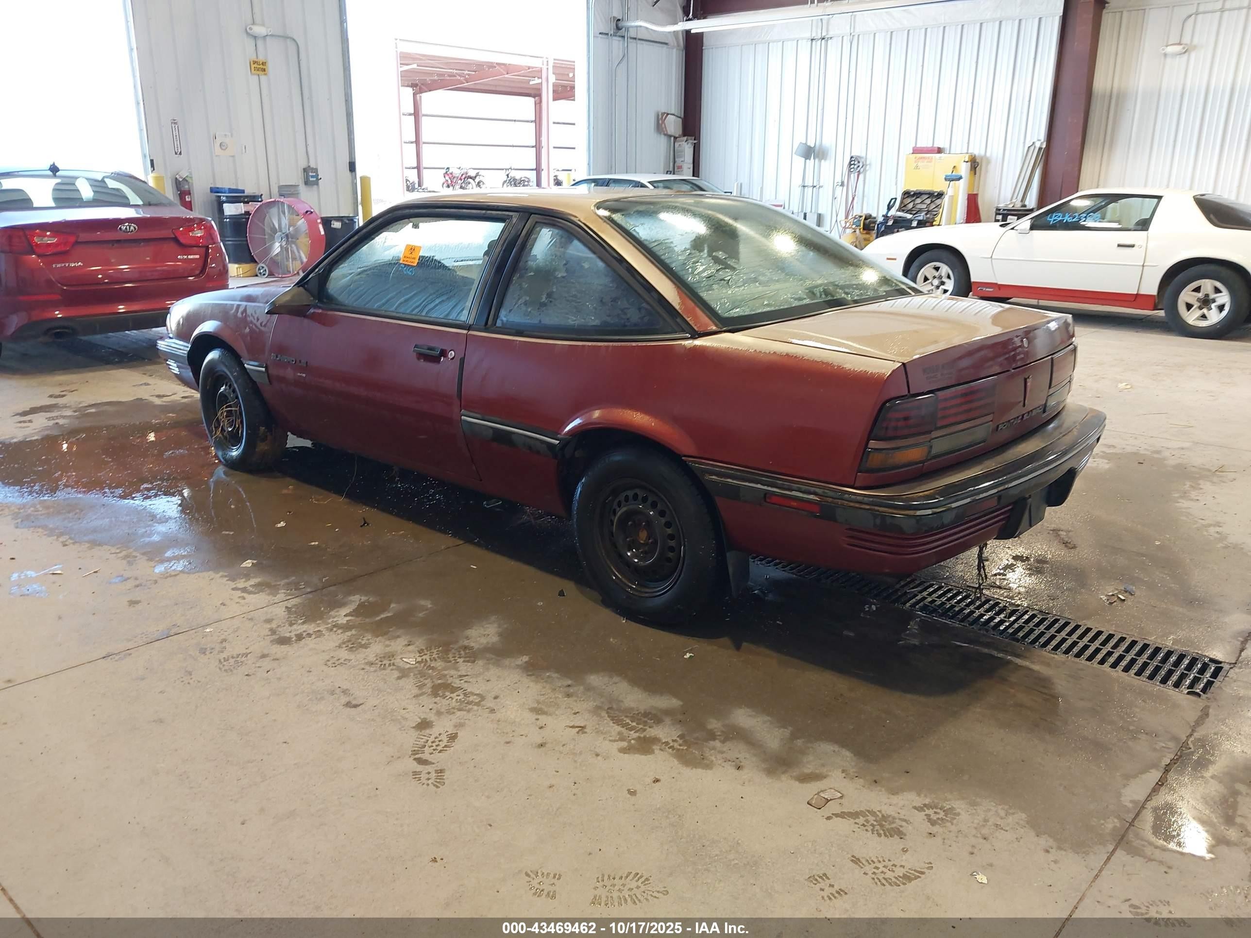 1991 Pontiac Sunbird Le Red vin: 1G2JB14K0M7591996