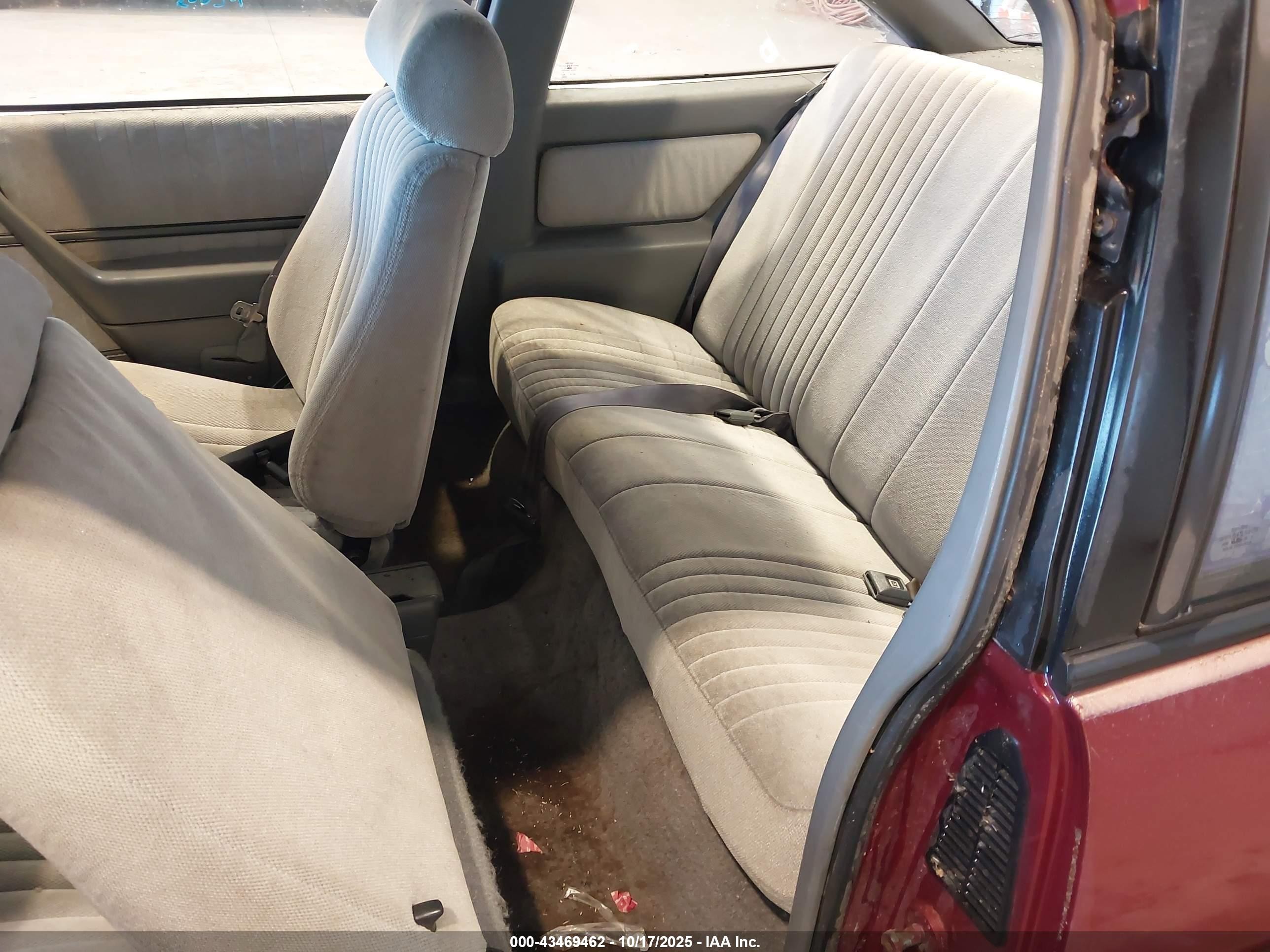 1991 Pontiac Sunbird Le Red vin: 1G2JB14K0M7591996