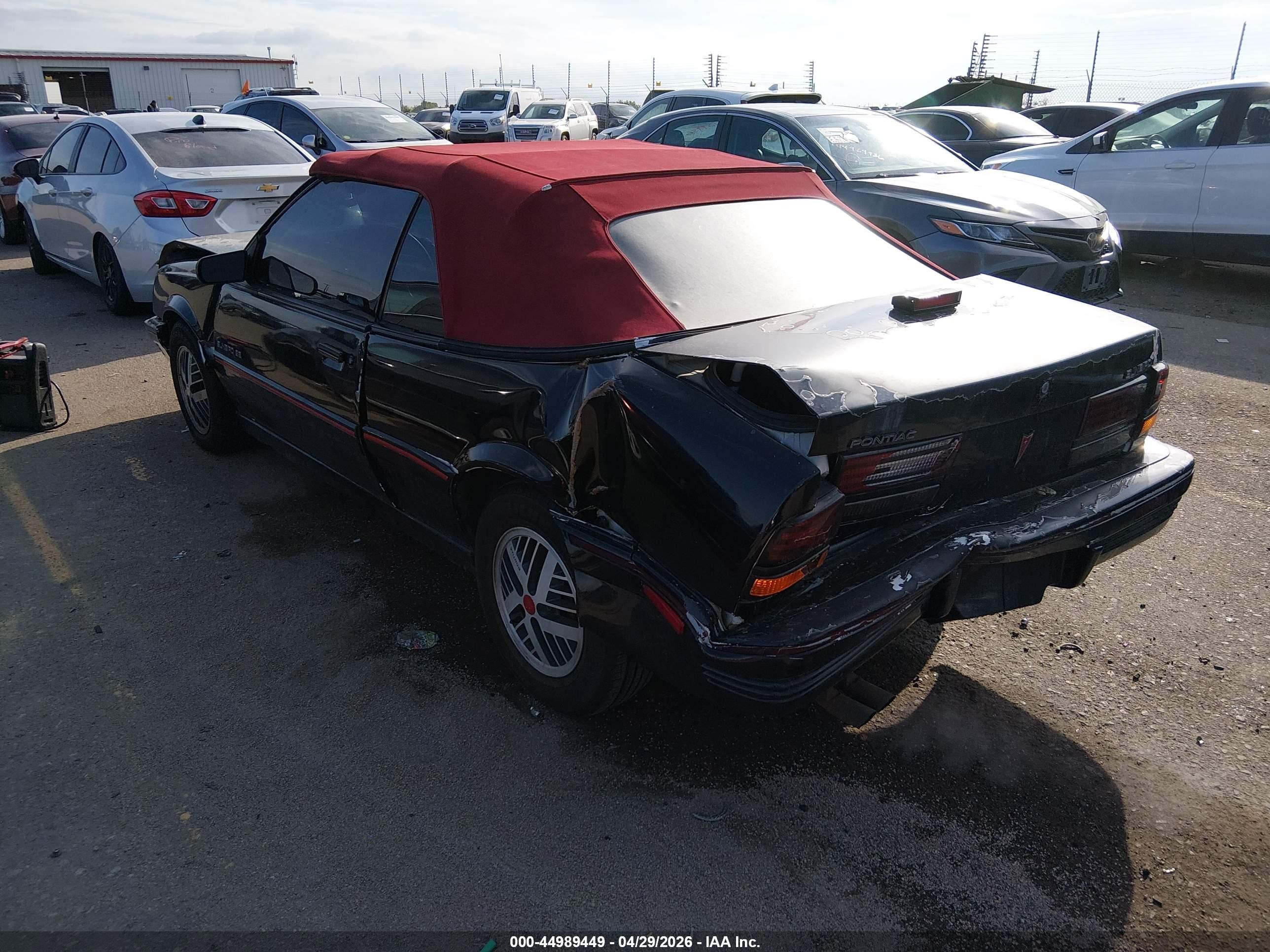 1992 Pontiac Sunbird Se Черный vin: 1G2JB34H3N7560548