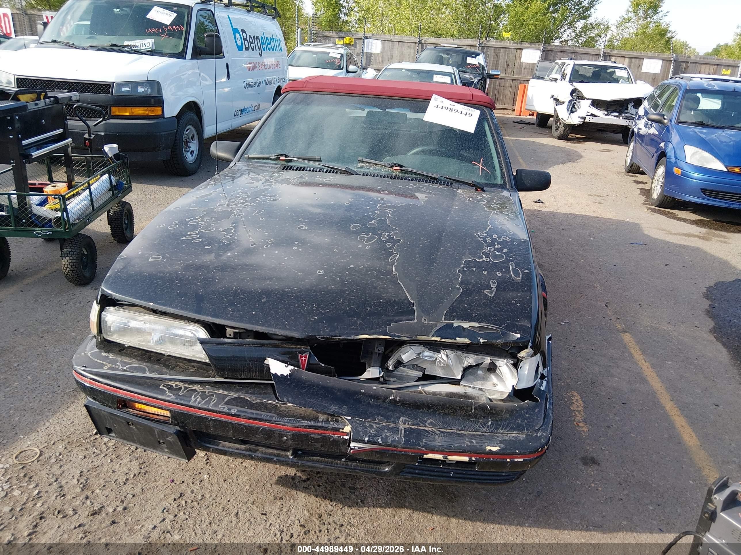 1992 Pontiac Sunbird Se Черный vin: 1G2JB34H3N7560548