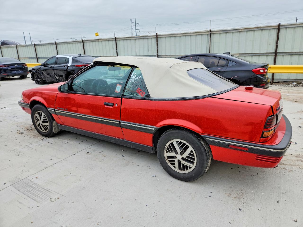 1990 Pontiac Sunbird Le Красный vin: 1G2JB34K3L7617212