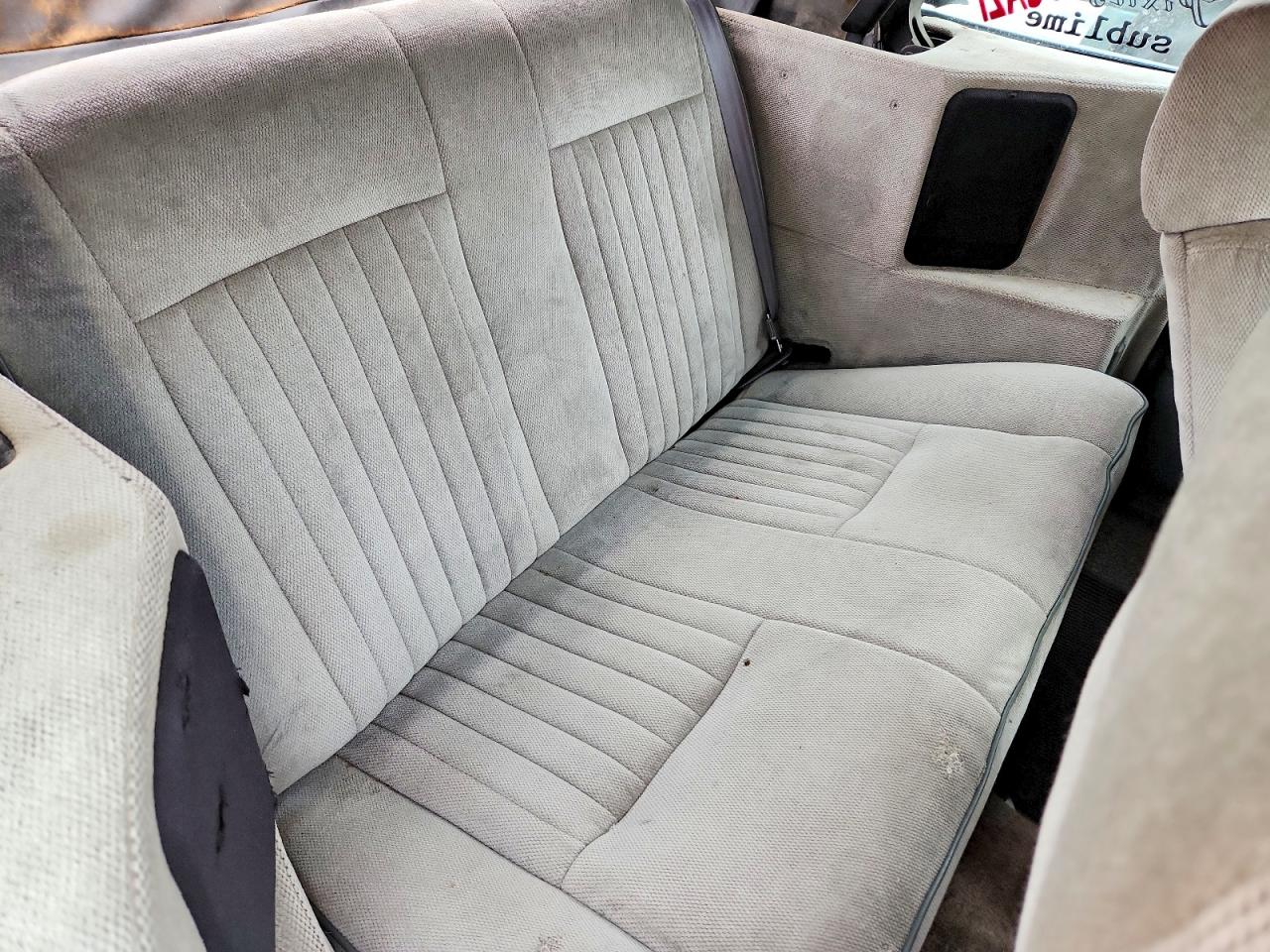 1990 Pontiac Sunbird Le Красный vin: 1G2JB34K3L7617212
