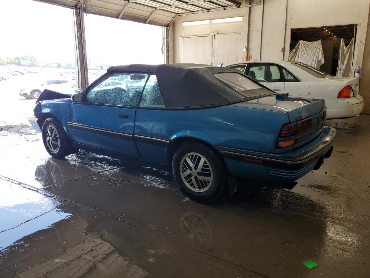 1991 Pontiac Sunbird Le Blue vin: 1G2JB34T0M7628033