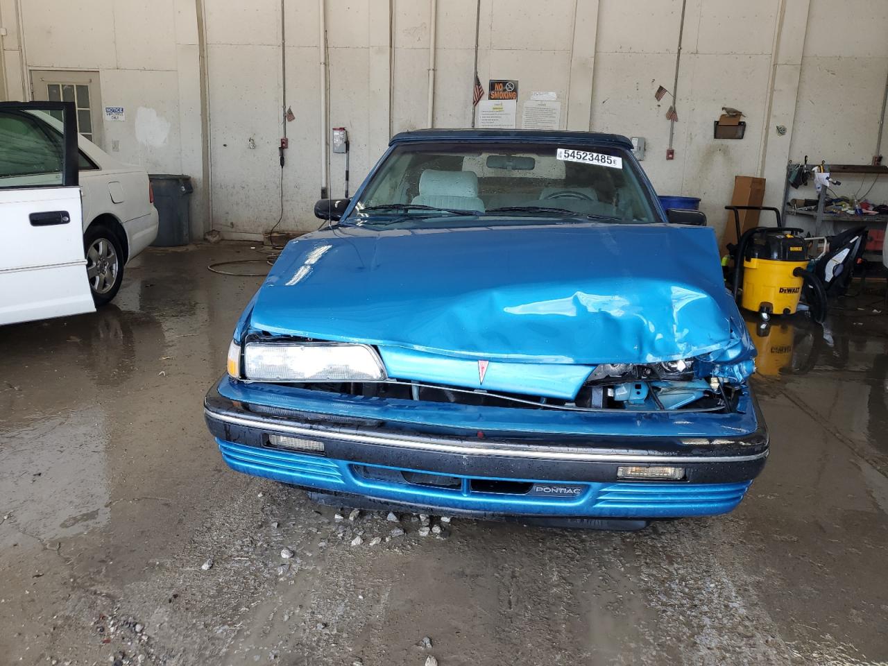 1991 Pontiac Sunbird Le Blue vin: 1G2JB34T0M7628033