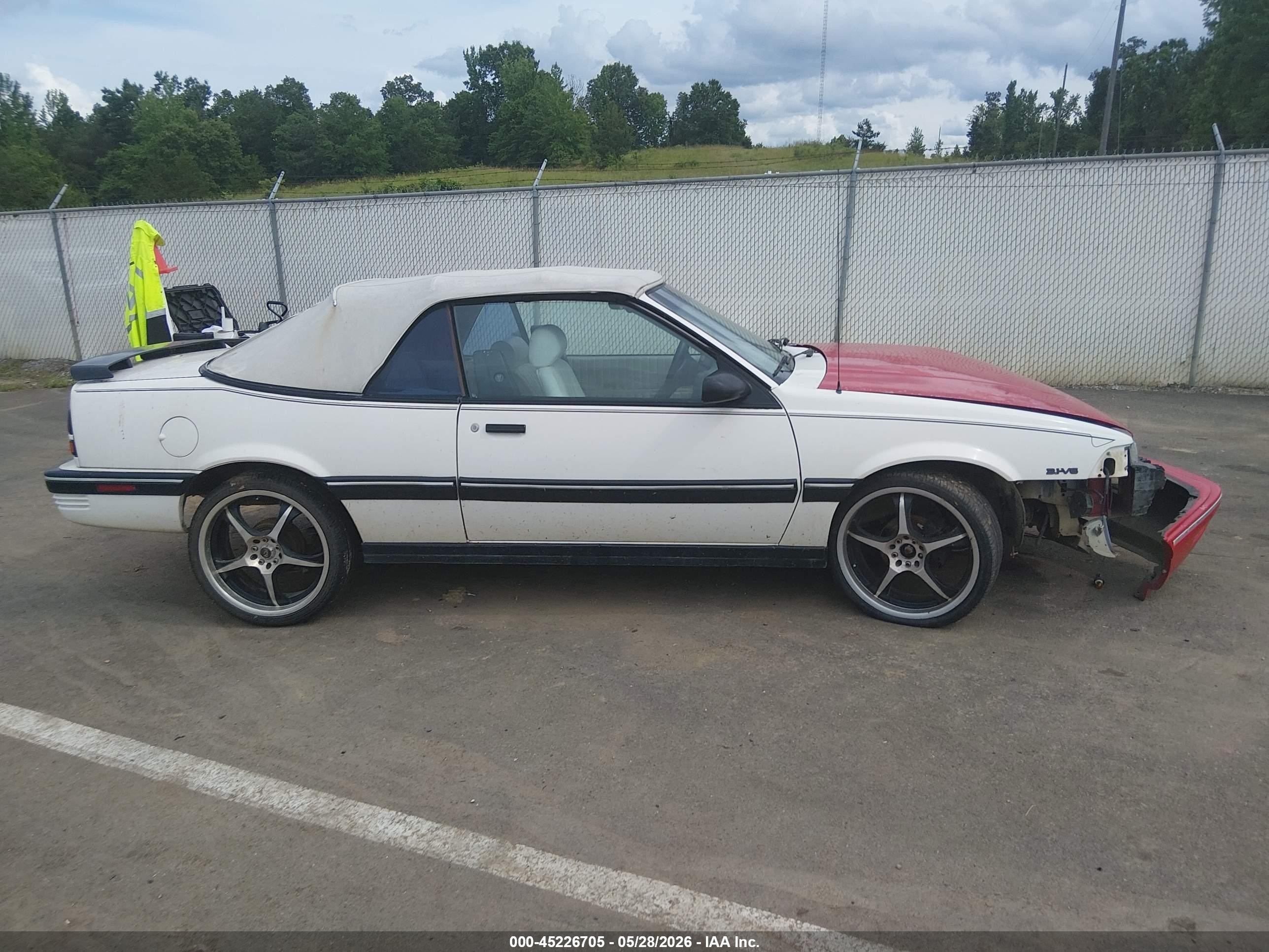 1991 Pontiac Sunbird Le Red vin: 1G2JB34T2M7609919