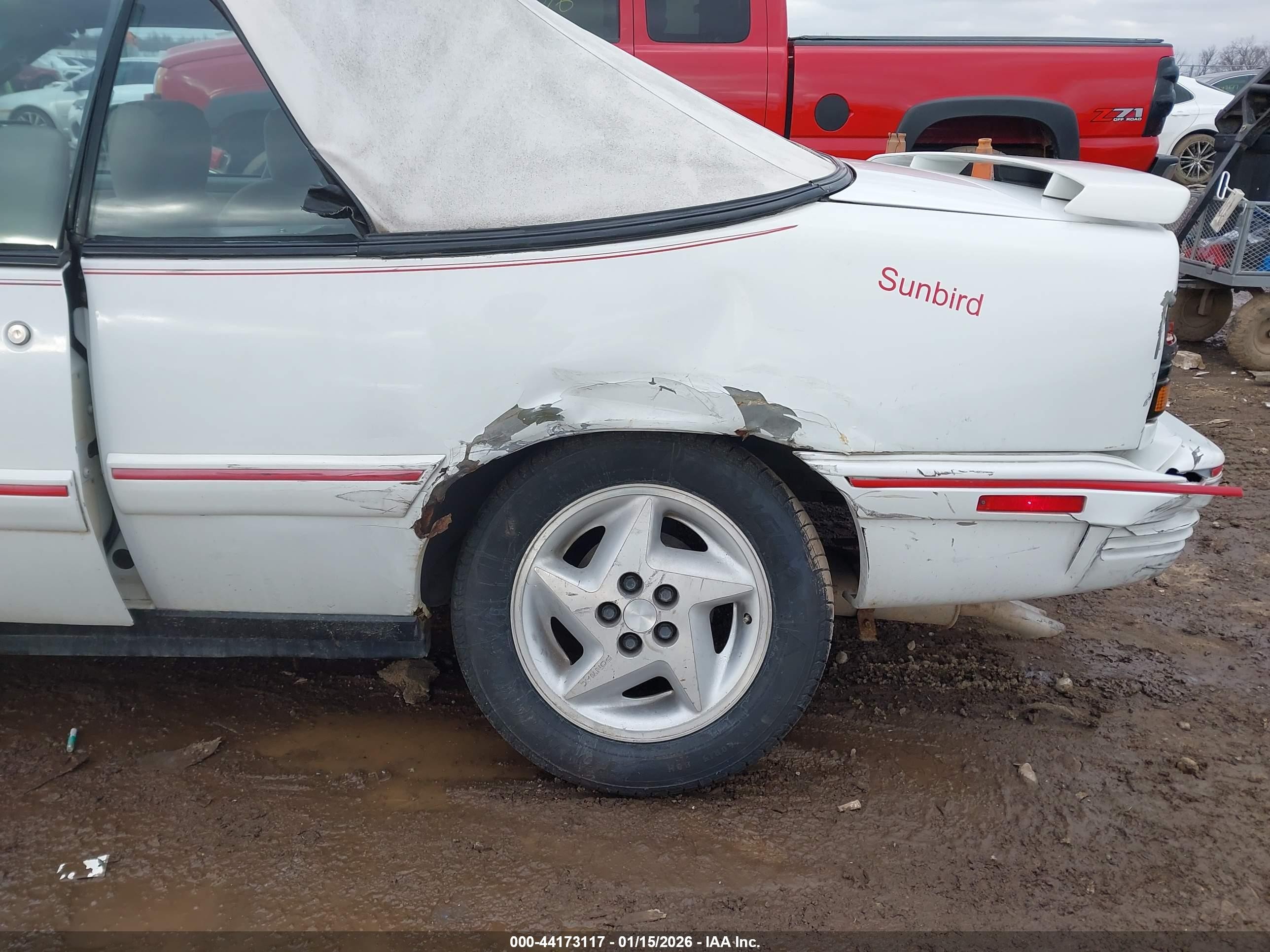 1994 Pontiac Sunbird Le White vin: 1G2JB34T8R7585259