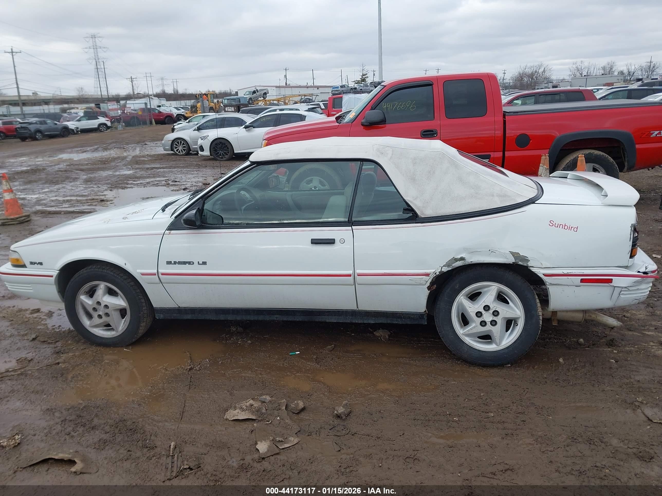 1994 Pontiac Sunbird Le White vin: 1G2JB34T8R7585259