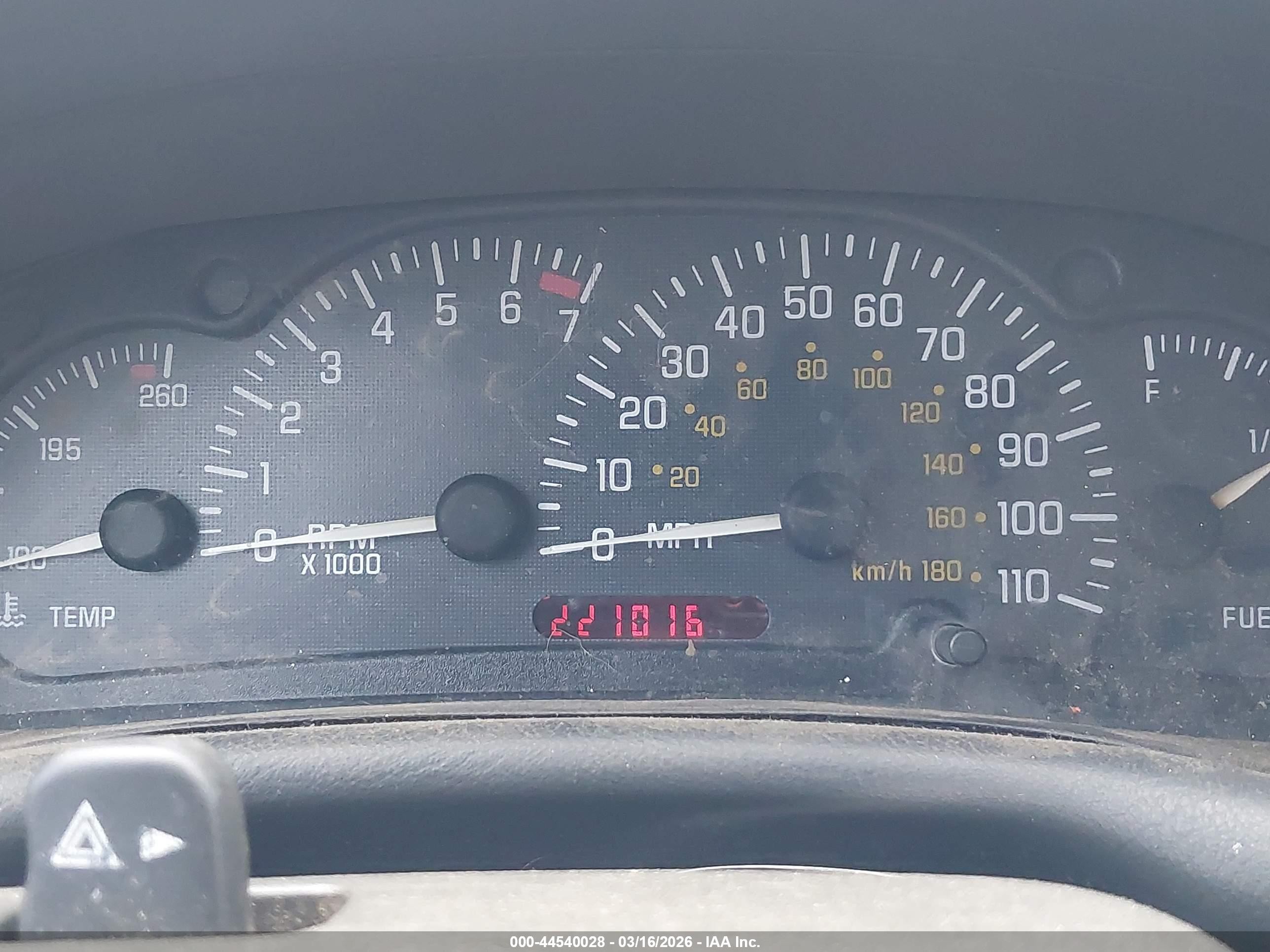 2001 Pontiac Sunfire Se Белый vin: 1G2JB524017112452
