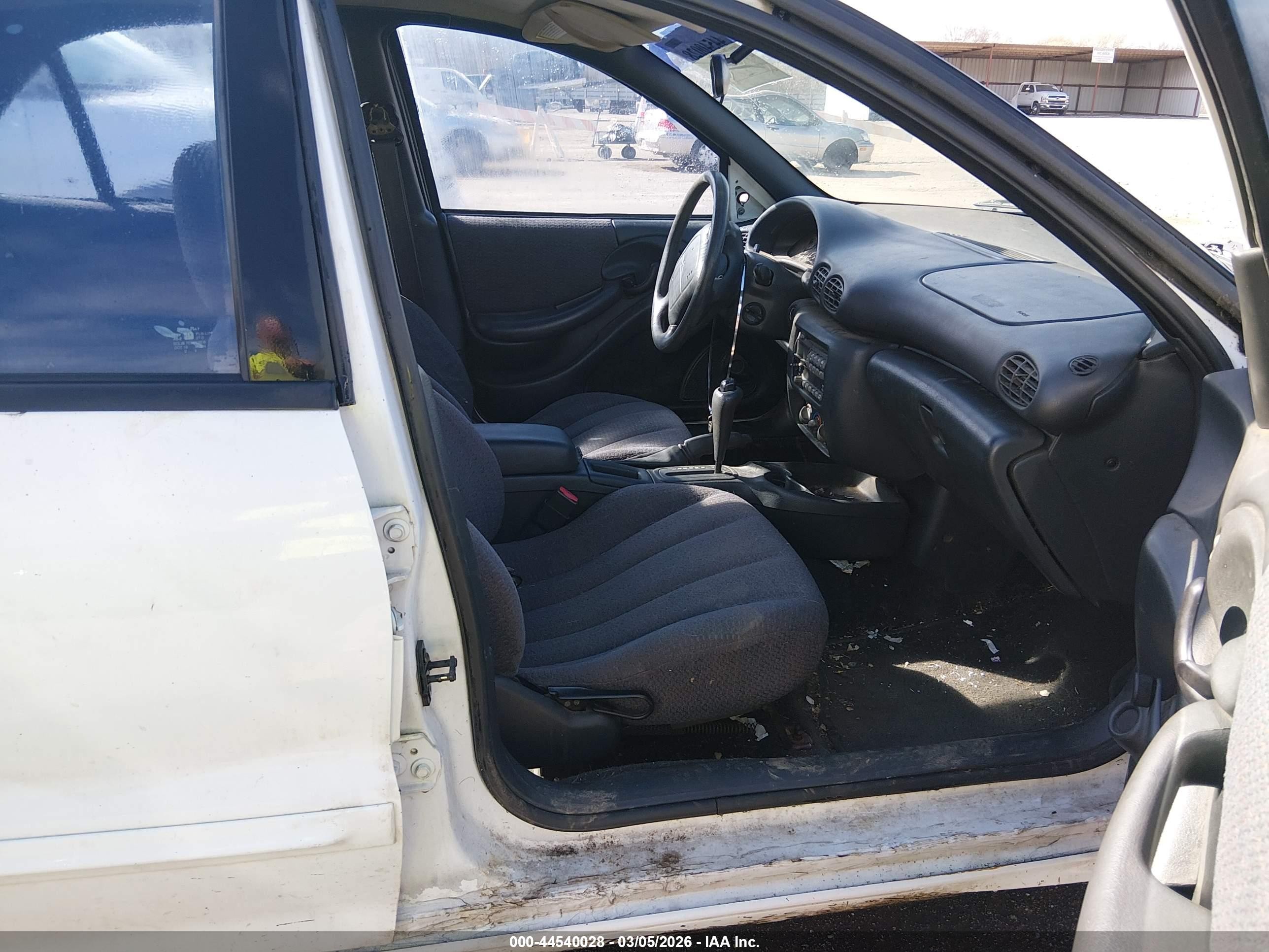 2001 Pontiac Sunfire Se Белый vin: 1G2JB524017112452