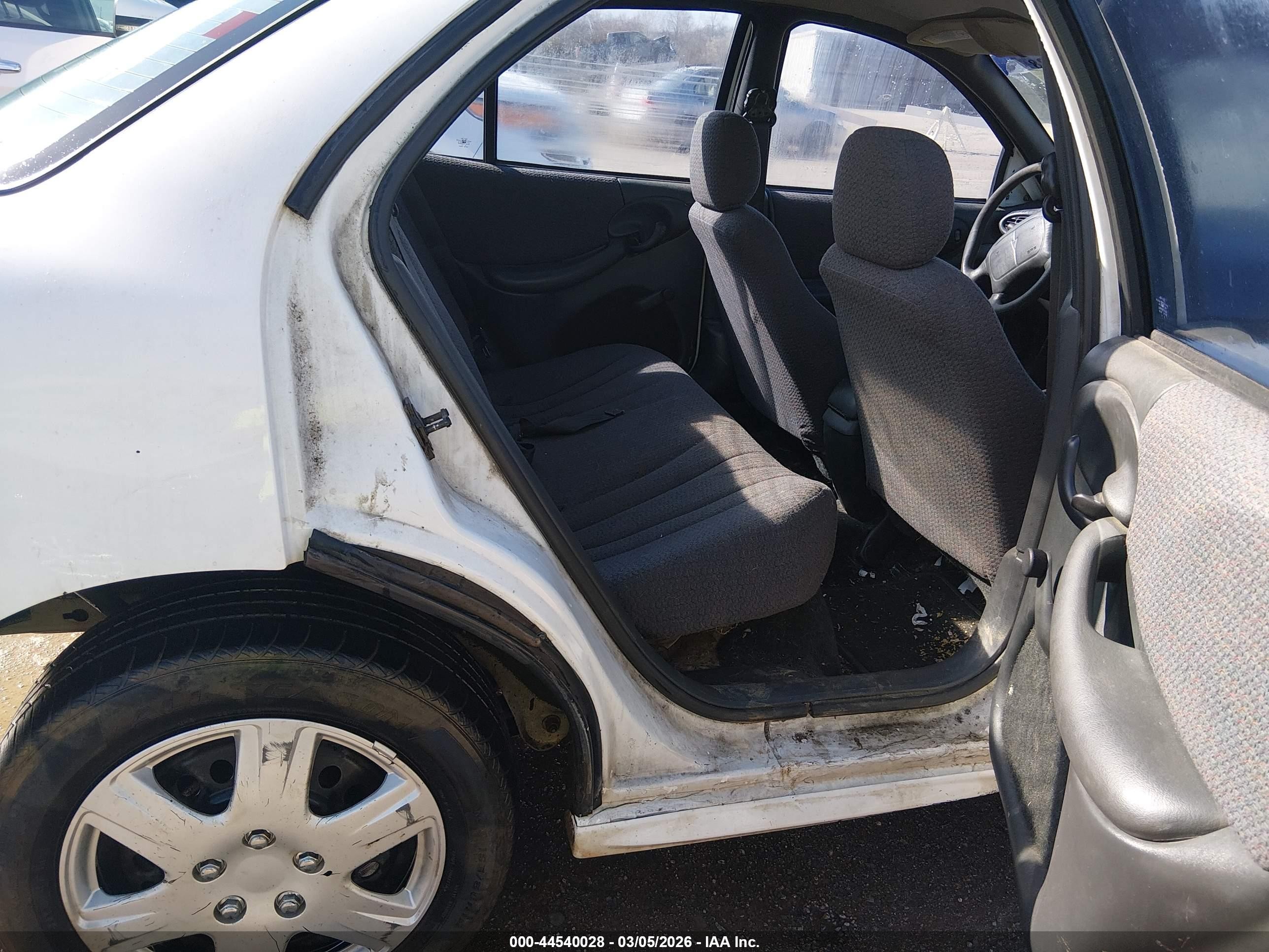 2001 Pontiac Sunfire Se Белый vin: 1G2JB524017112452