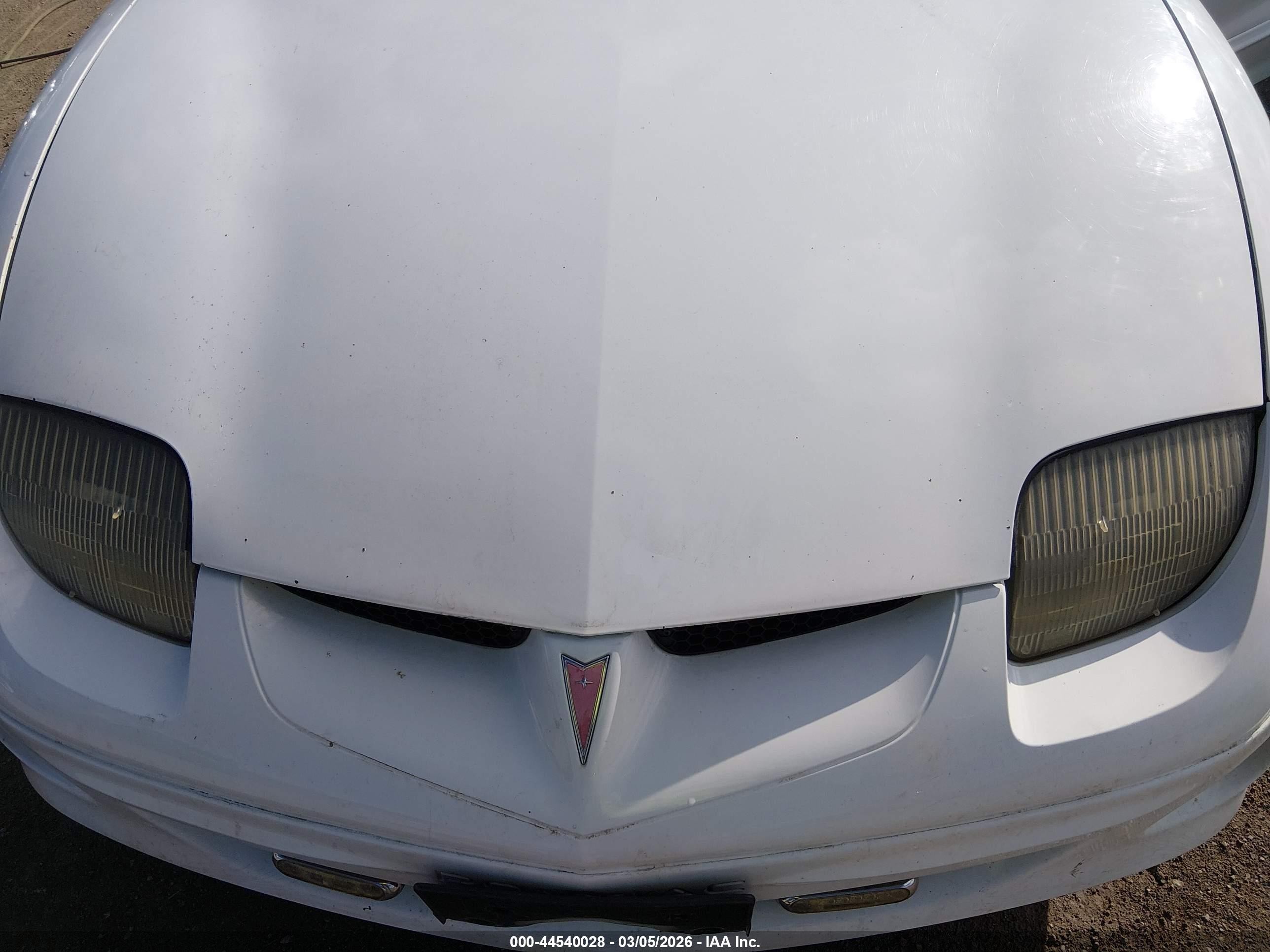 2001 Pontiac Sunfire Se Белый vin: 1G2JB524017112452