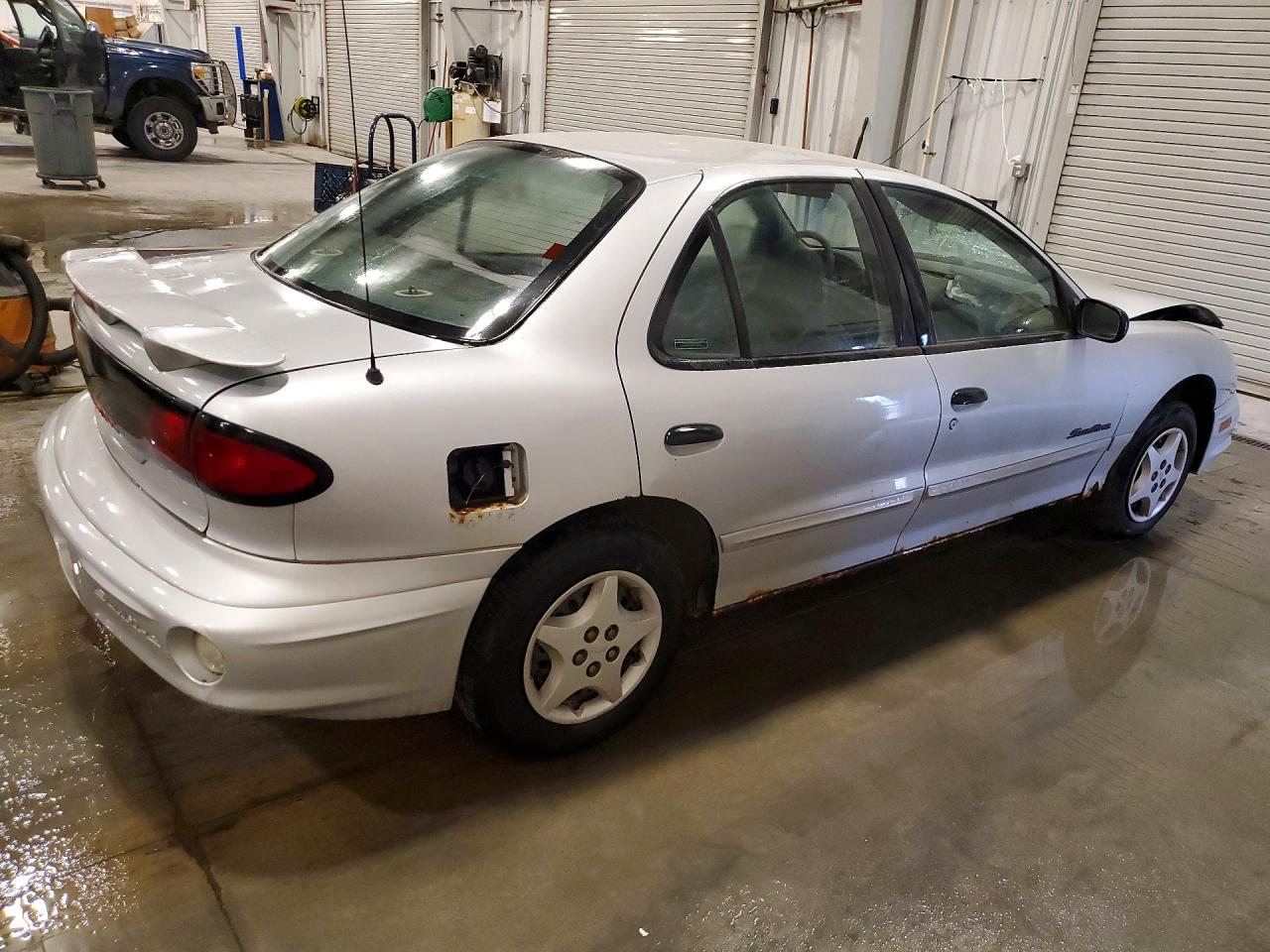 2001 Pontiac Sunfire Silver vin: 1G2JB524217125851