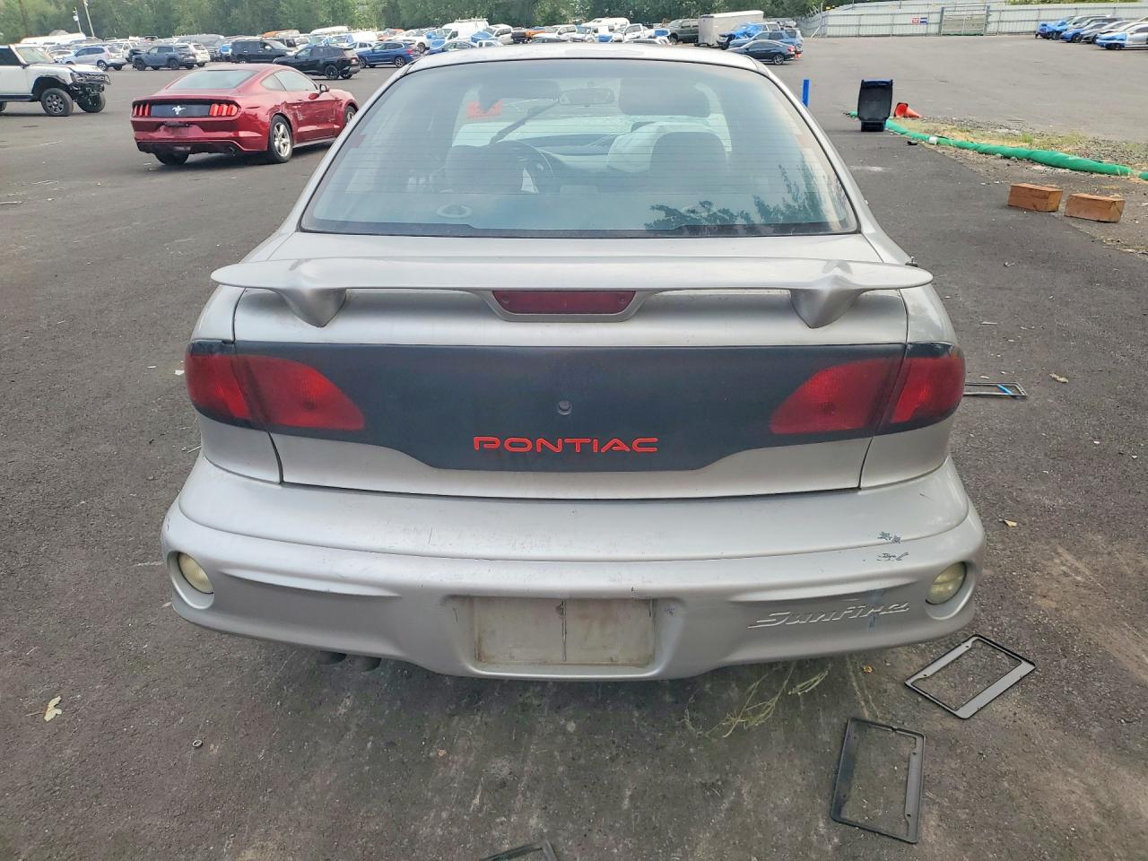 2002 Pontiac Sunfire Se Серебряный vin: 1G2JB524927178029