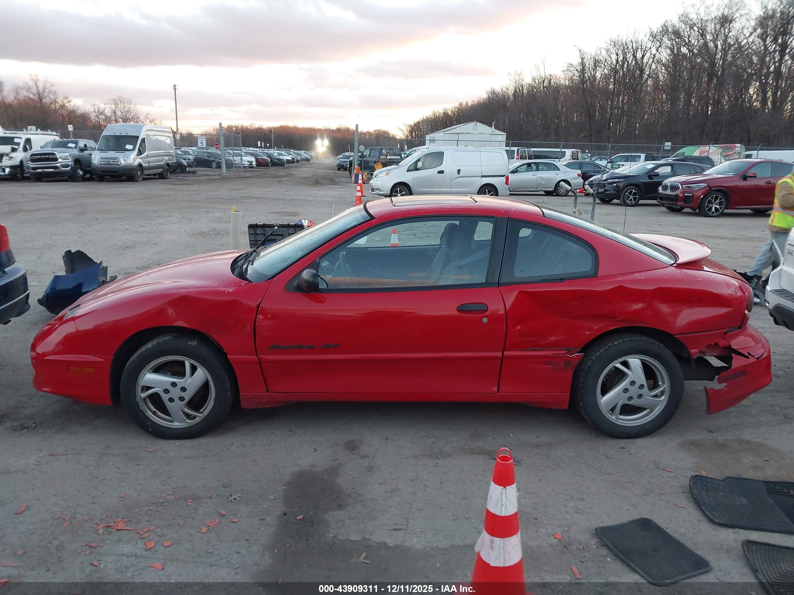 2001 Pontiac Sunfire Gt Red vin: 1G2JD12T217167818
