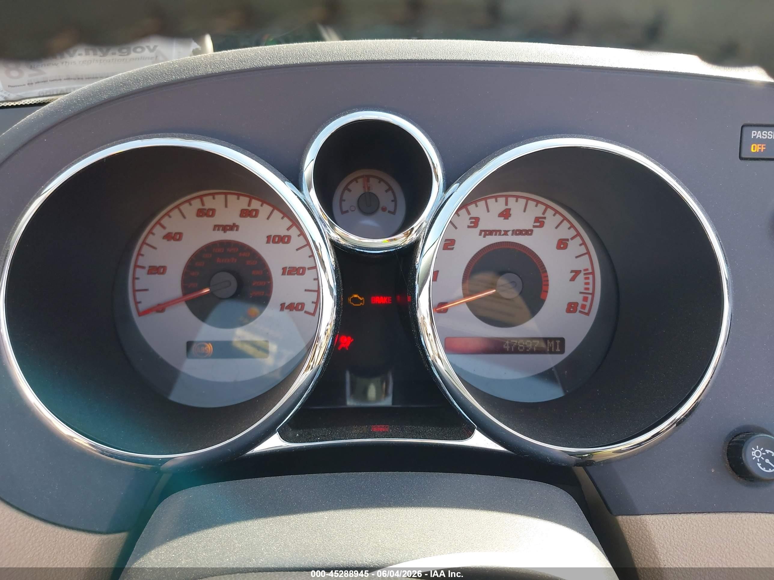 2006 Pontiac Solstice   Серебряный vin: 1G2MB33B06Y103427