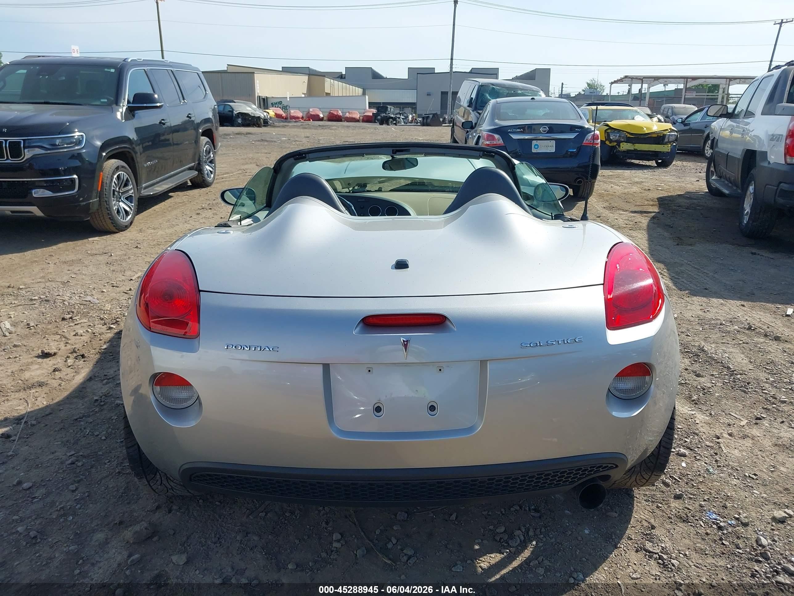 2006 Pontiac Solstice   Серебряный vin: 1G2MB33B06Y103427