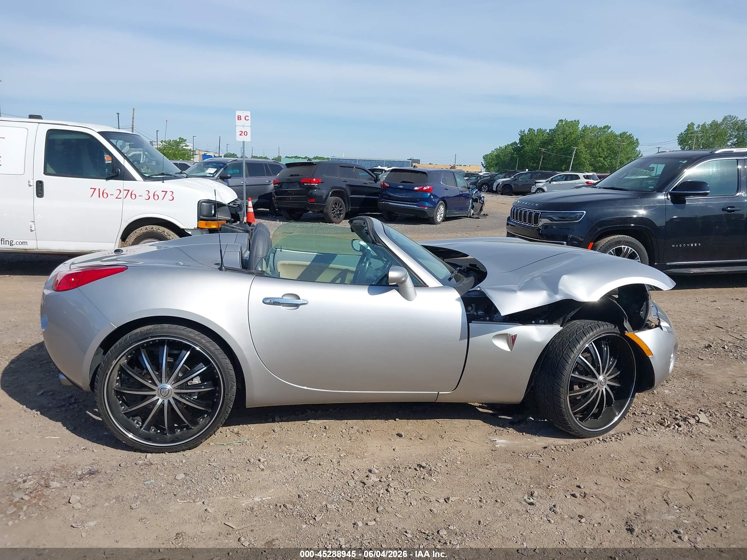 2006 Pontiac Solstice   Серебряный vin: 1G2MB33B06Y103427