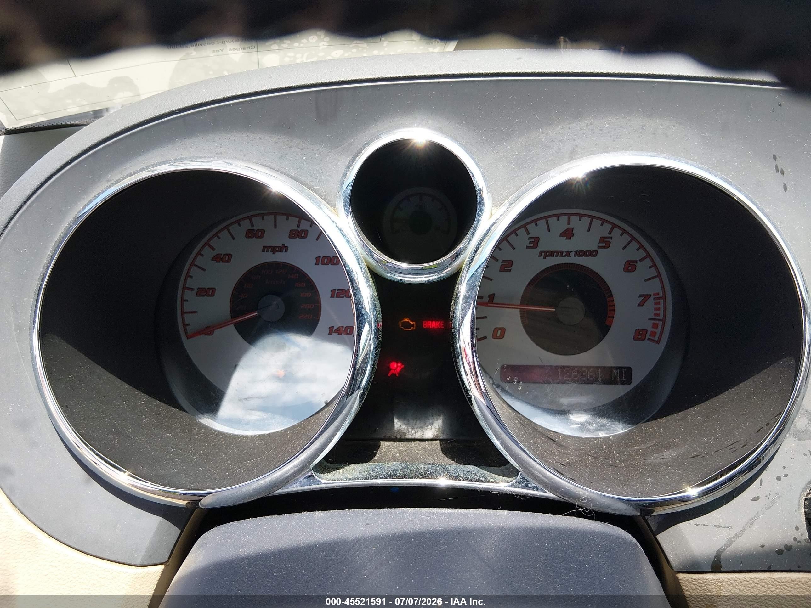 2006 Pontiac Solstice   White vin: 1G2MB33B66Y105196