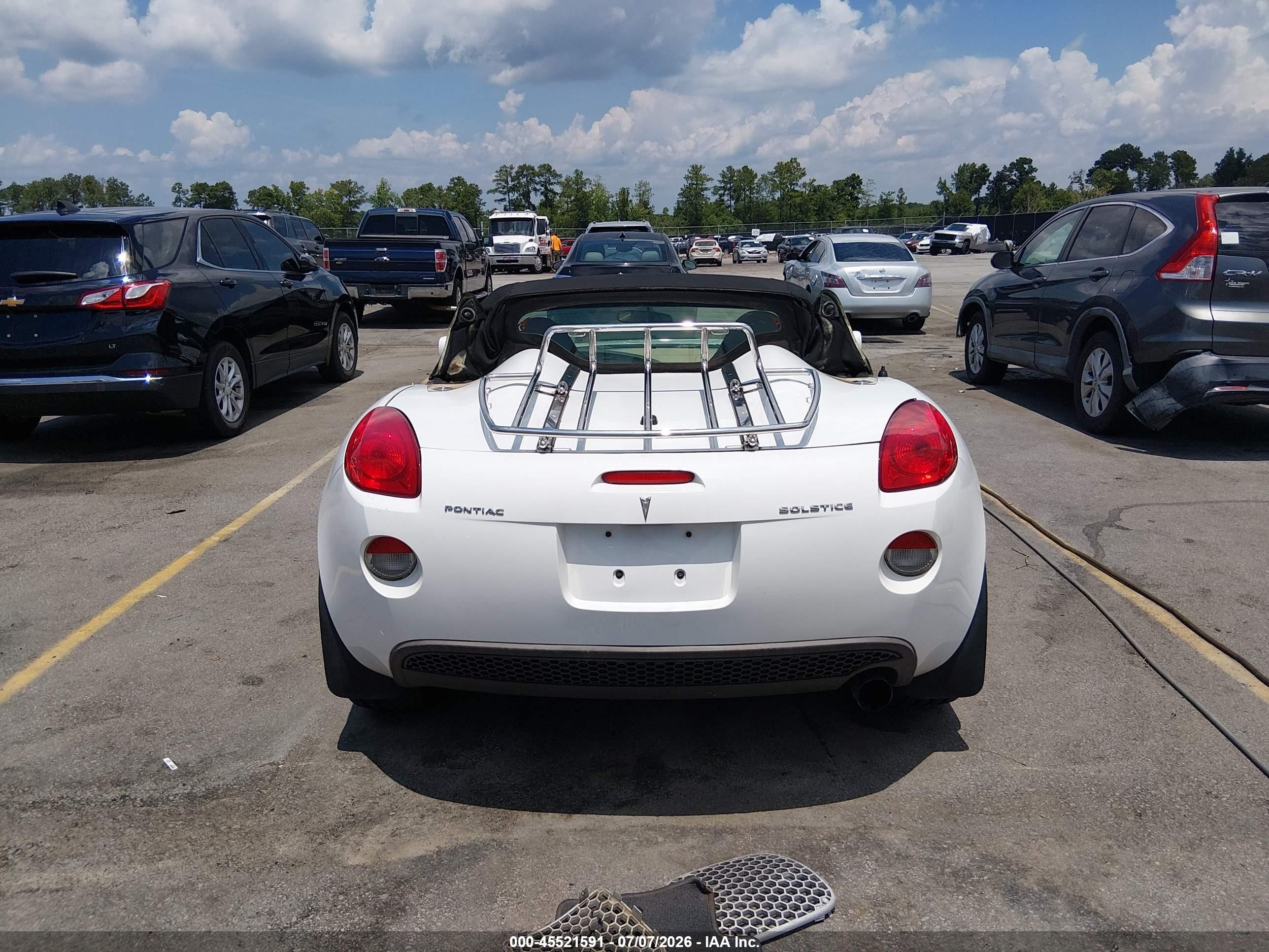 2006 Pontiac Solstice   White vin: 1G2MB33B66Y105196