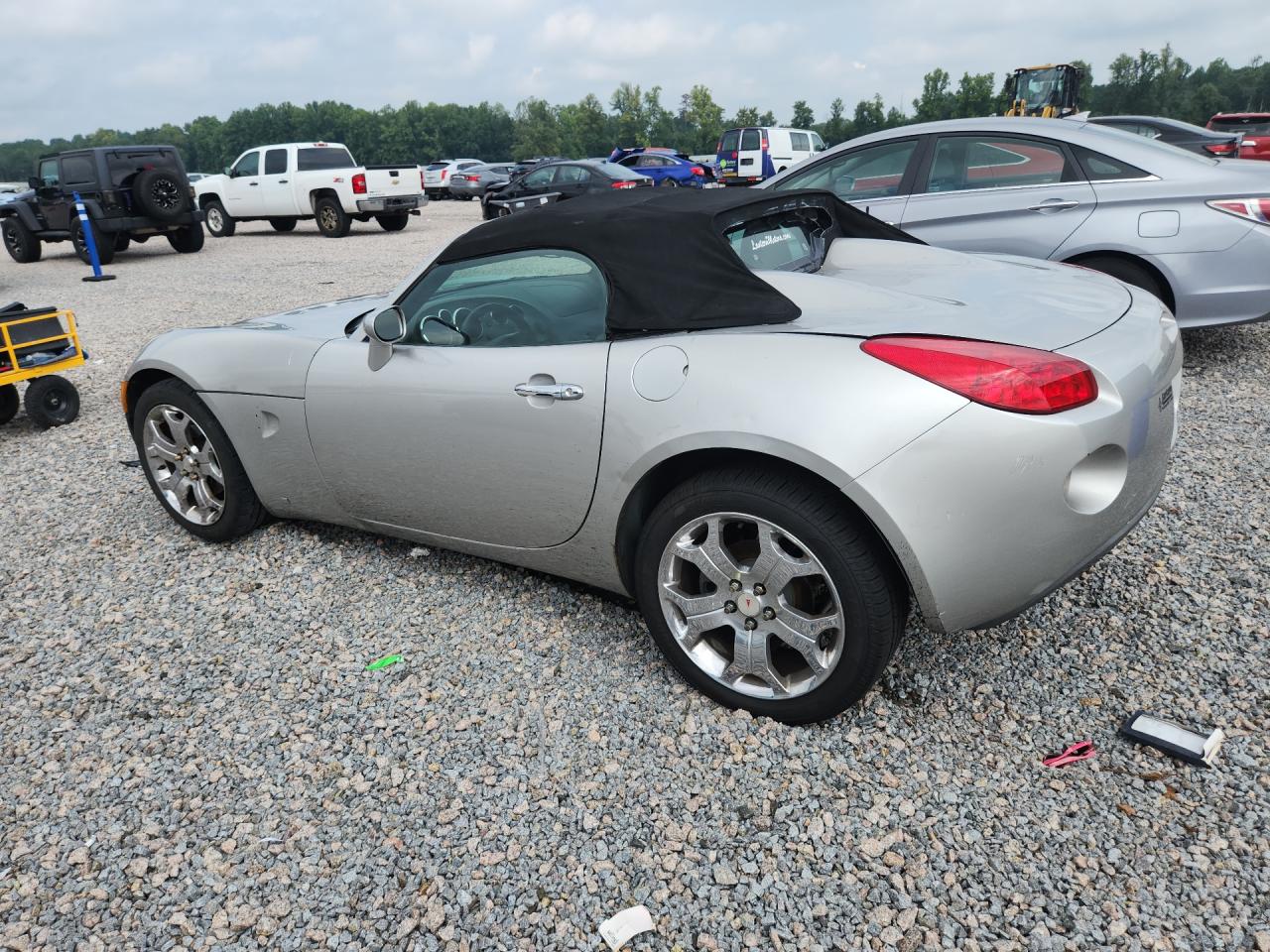 2006 Pontiac Solstice Silver vin: 1G2MB33B66Y111208 Damage: Left Qtr Panel, Dent(S) W/ Paint Dmg, 1 To 2 Inches