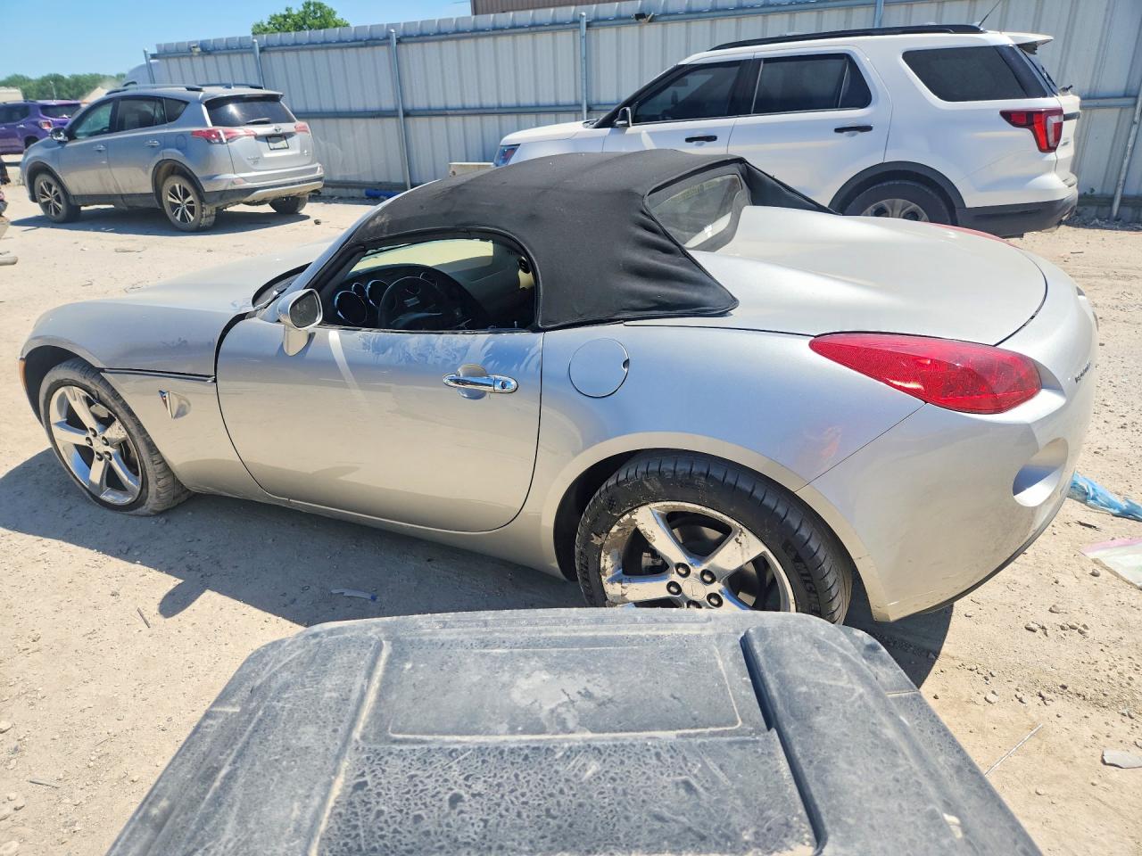 2006 Pontiac Solstice Silver vin: 1G2MB33B86Y000899