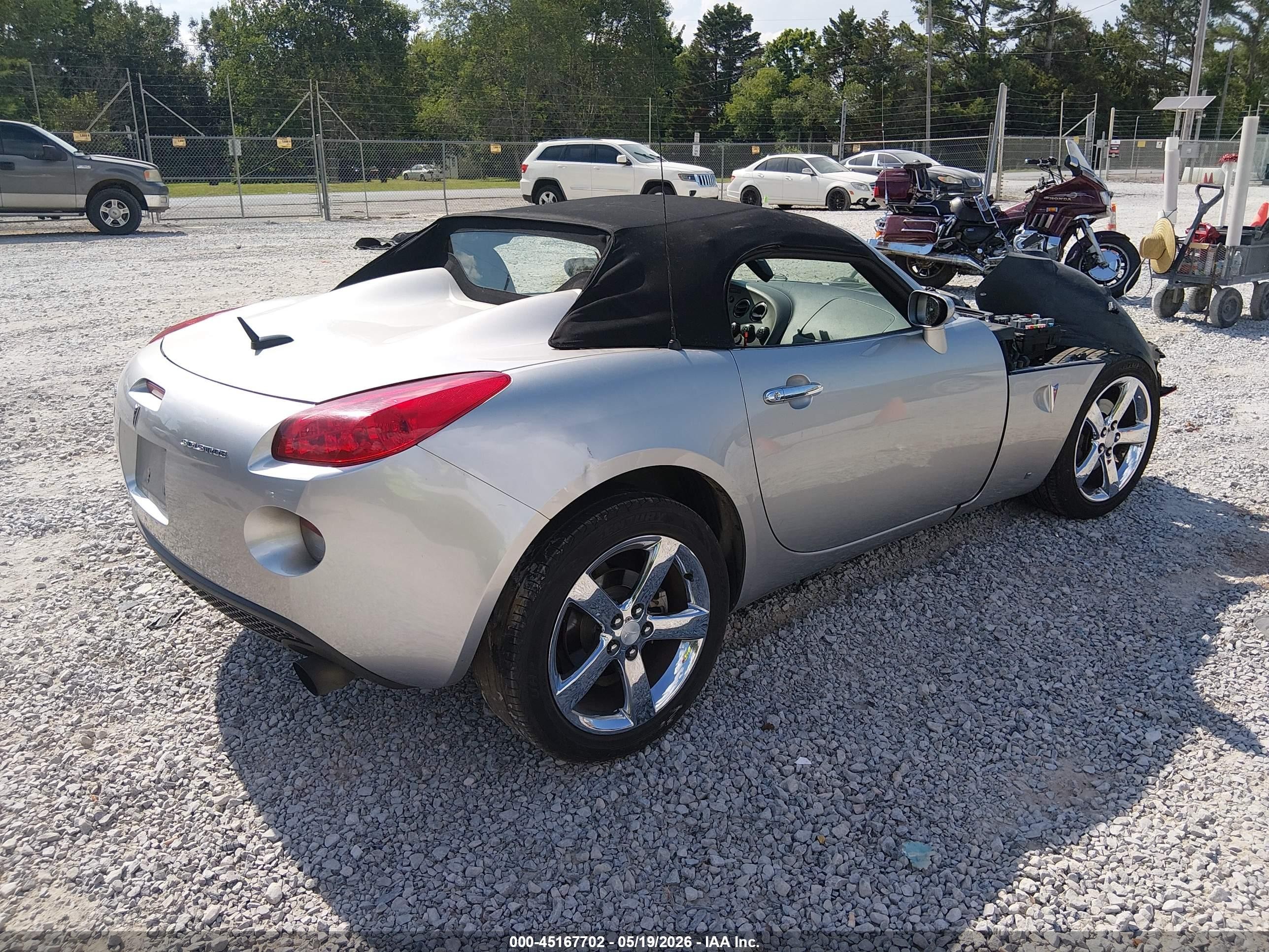 2007 Pontiac Solstice   Серебряный vin: 1G2MB35B17Y113186