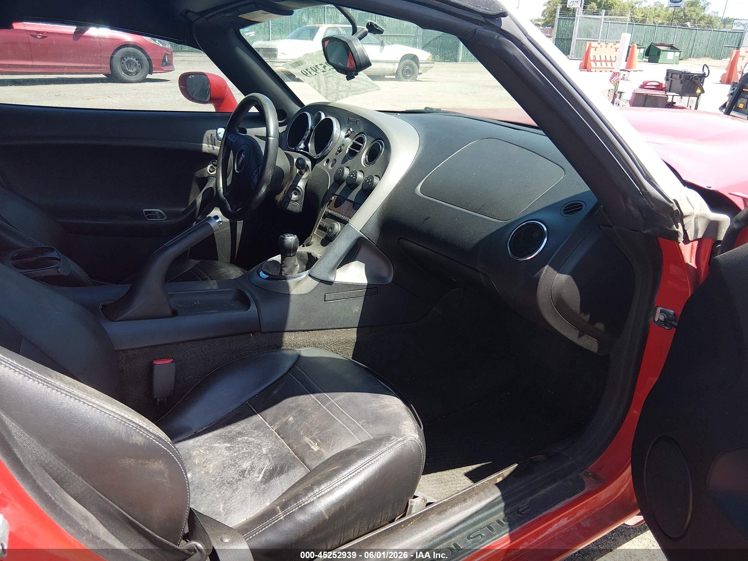 2007 Pontiac Solstice   Red vin: 1G2MB35B17Y114919