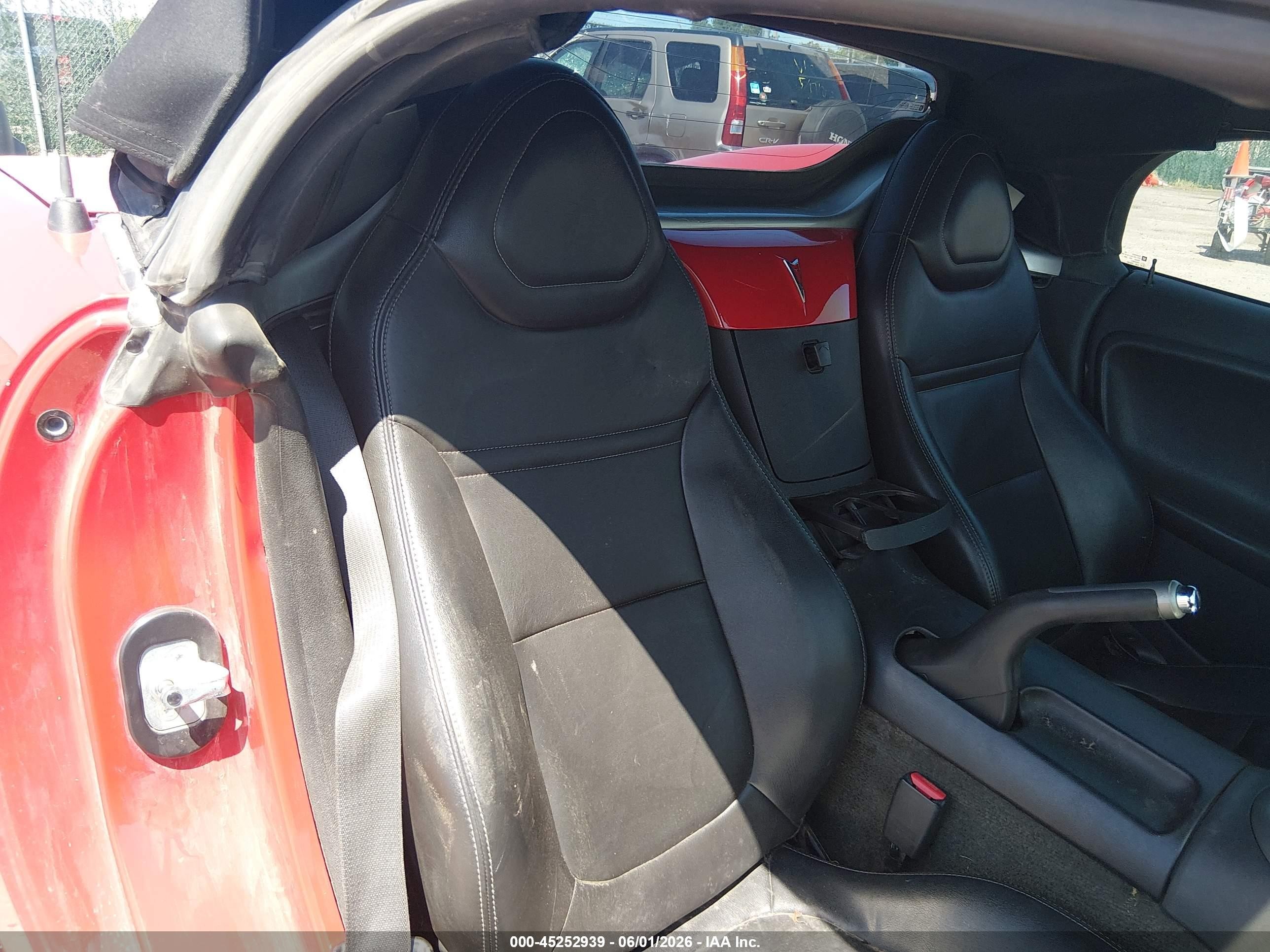 2007 Pontiac Solstice   Red vin: 1G2MB35B17Y114919