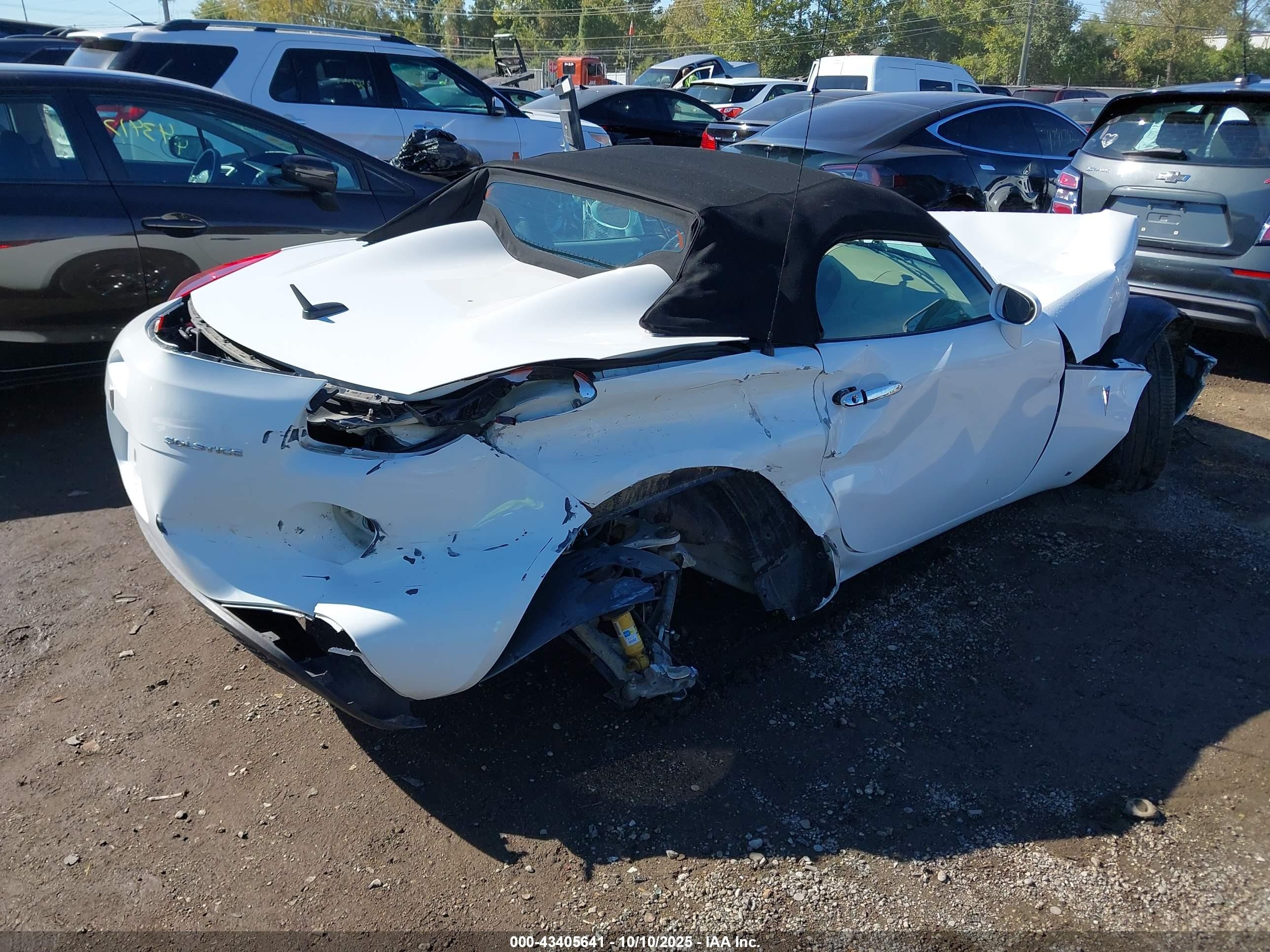 2006 Pontiac Solstice   White vin: 1G2MB35B26Y118928