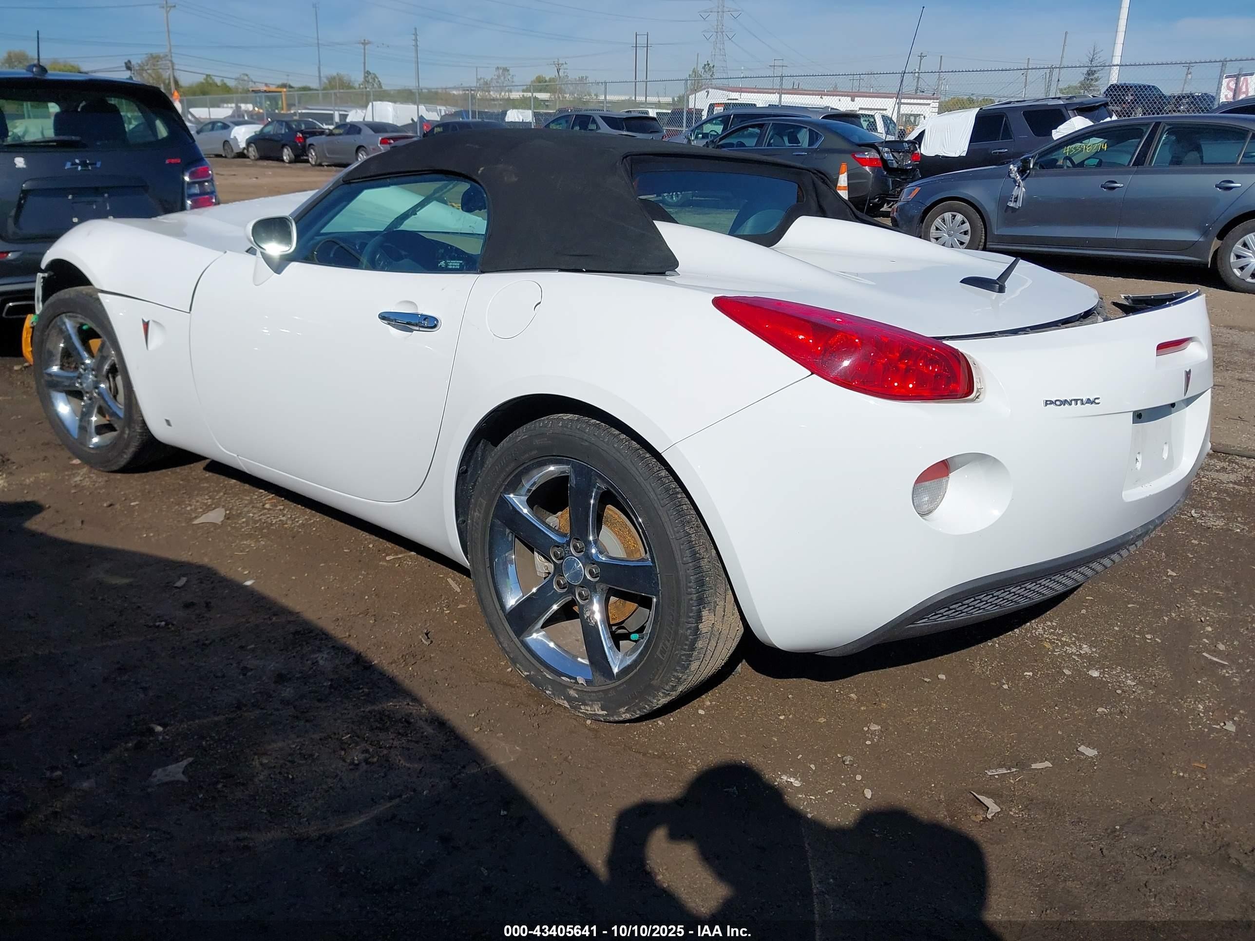 2006 Pontiac Solstice   White vin: 1G2MB35B26Y118928