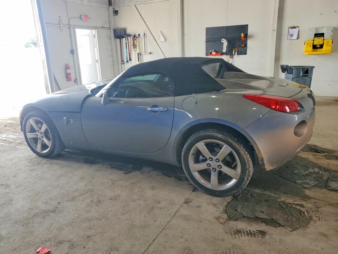 2007 Pontiac Solstice Silver vin: 1G2MB35B27Y107221