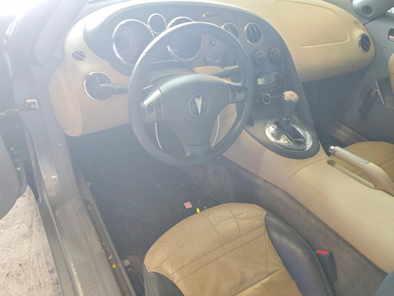 2007 Pontiac Solstice Silver vin: 1G2MB35B27Y107221