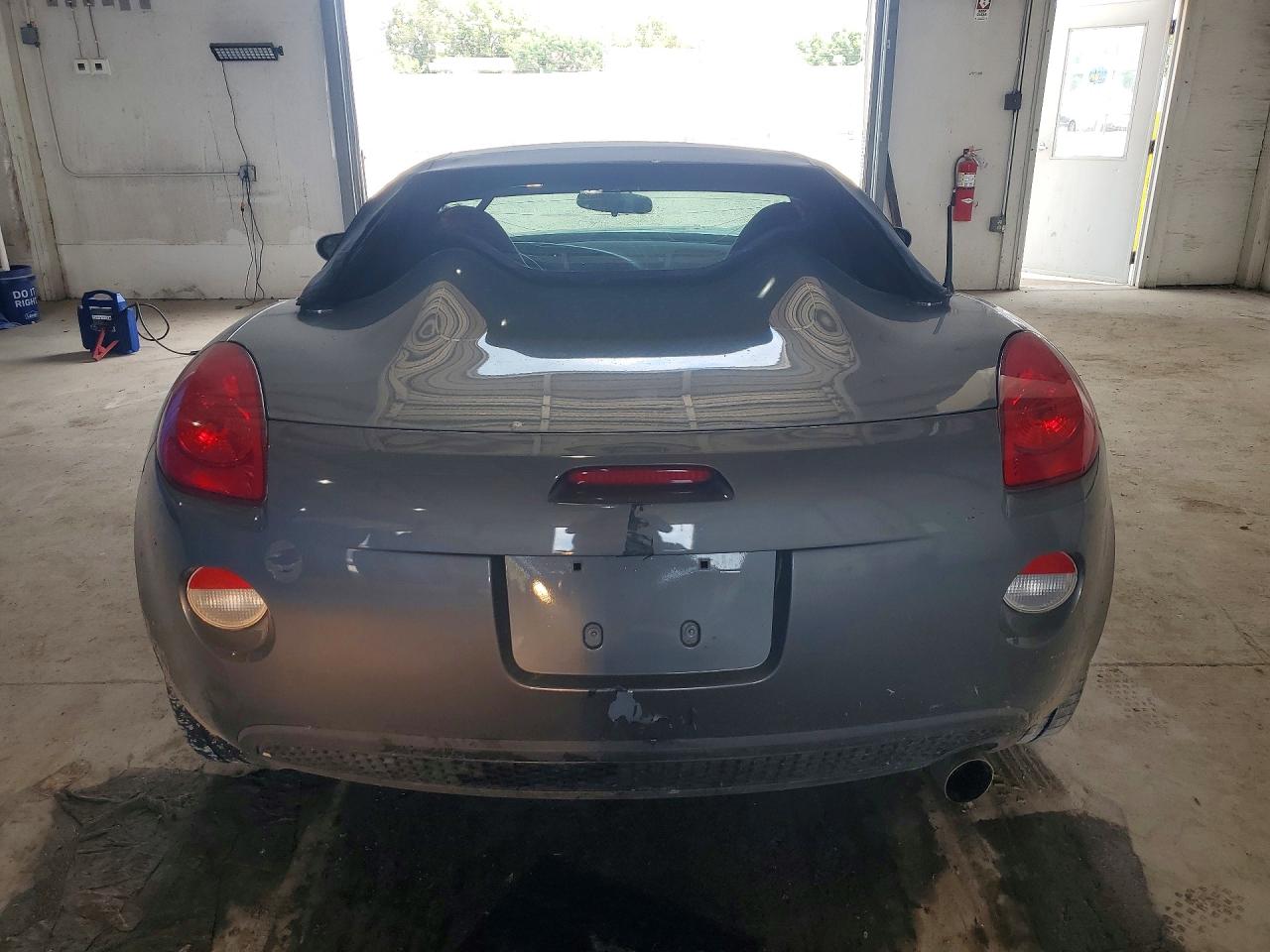 2007 Pontiac Solstice Silver vin: 1G2MB35B27Y107221