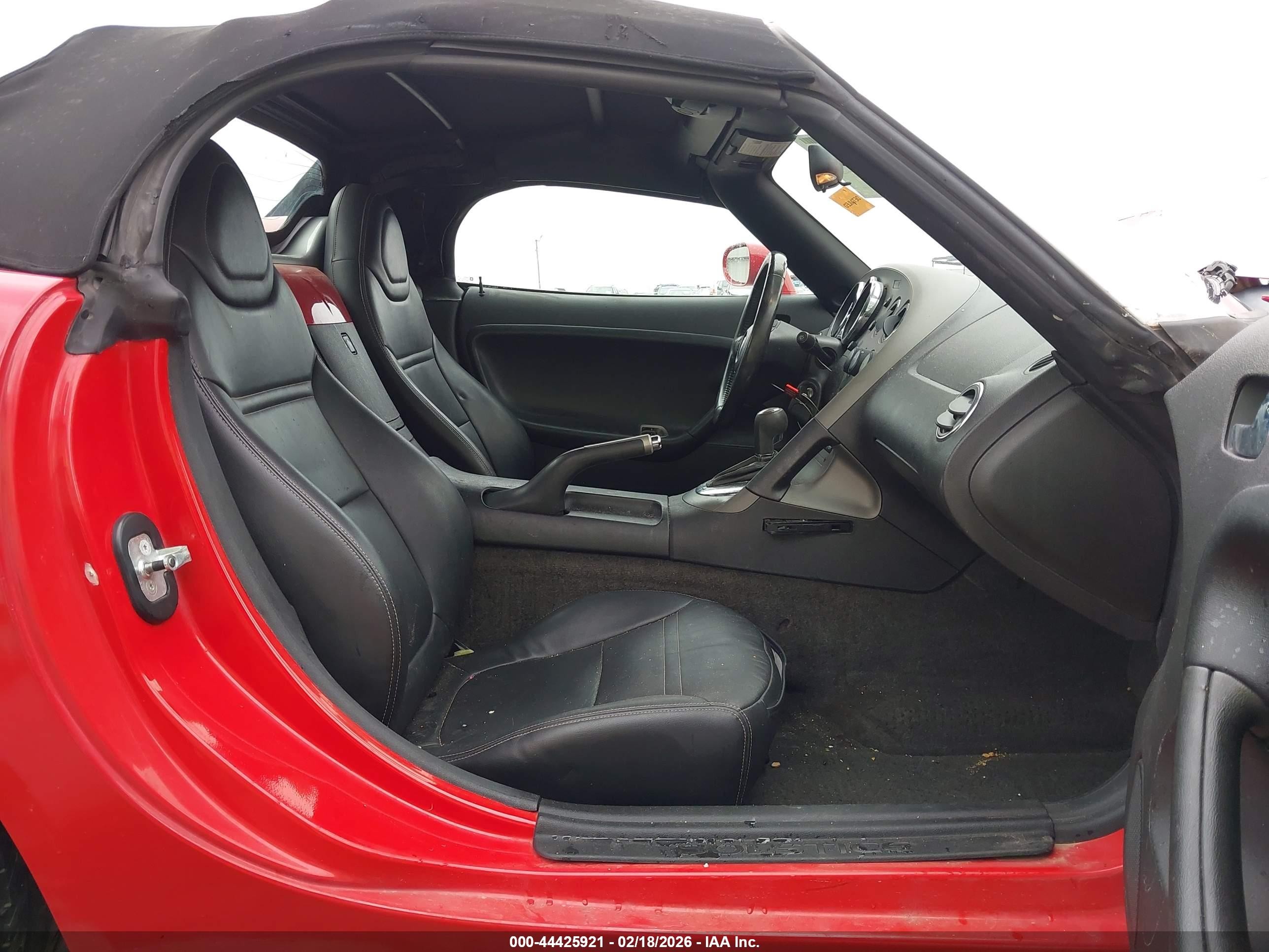 2007 Pontiac Solstice   Red vin: 1G2MB35B87Y104503