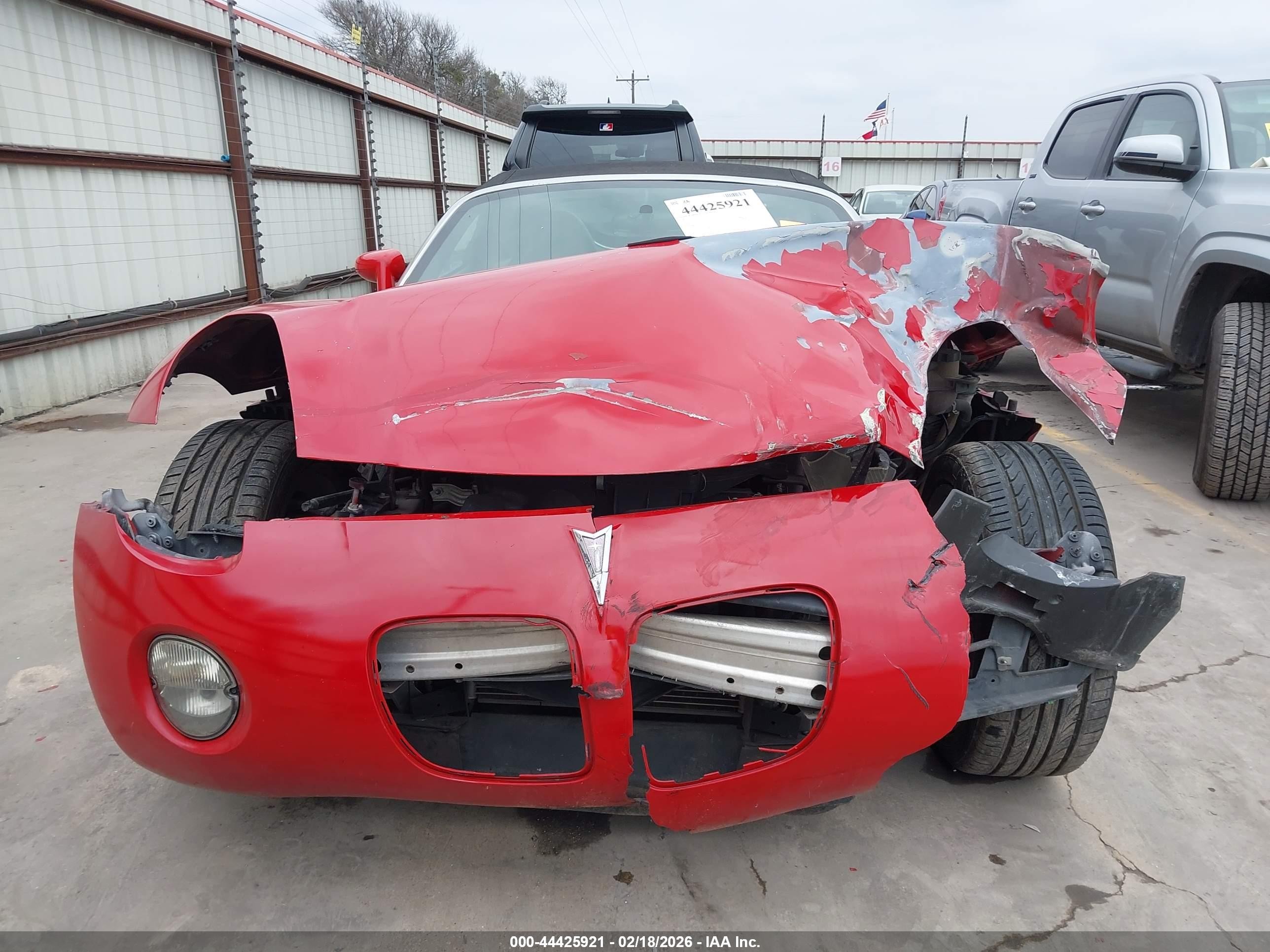 2007 Pontiac Solstice   Red vin: 1G2MB35B87Y104503