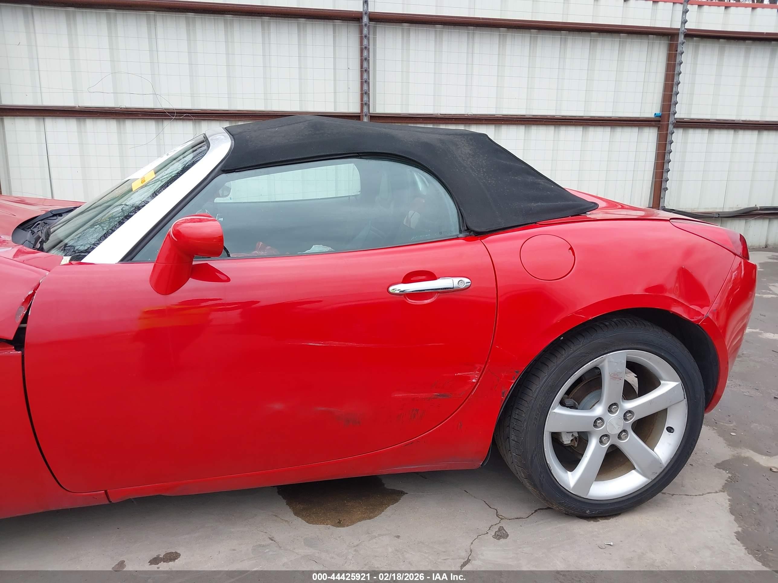 2007 Pontiac Solstice   Red vin: 1G2MB35B87Y104503