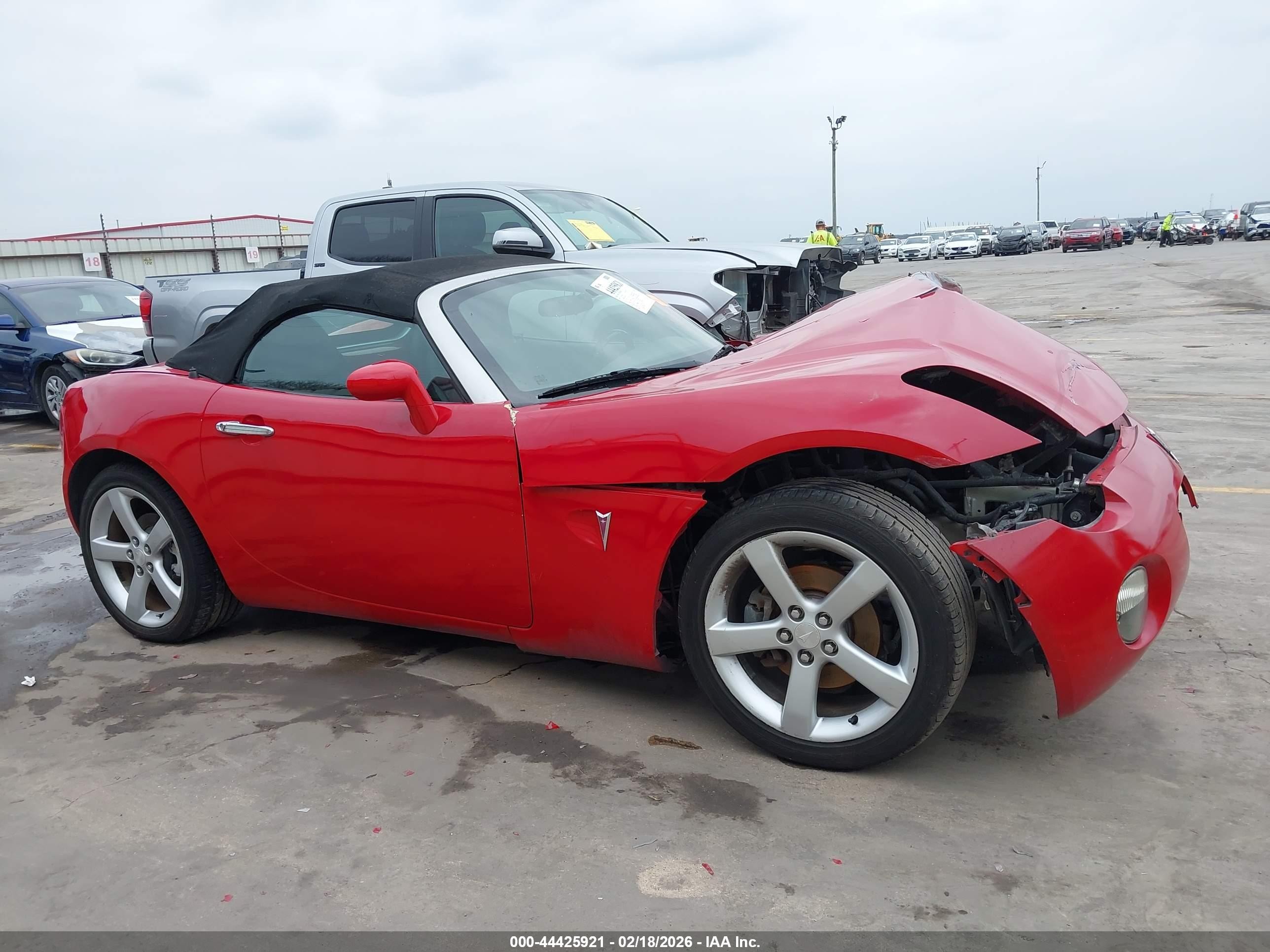 2007 Pontiac Solstice   Red vin: 1G2MB35B87Y104503