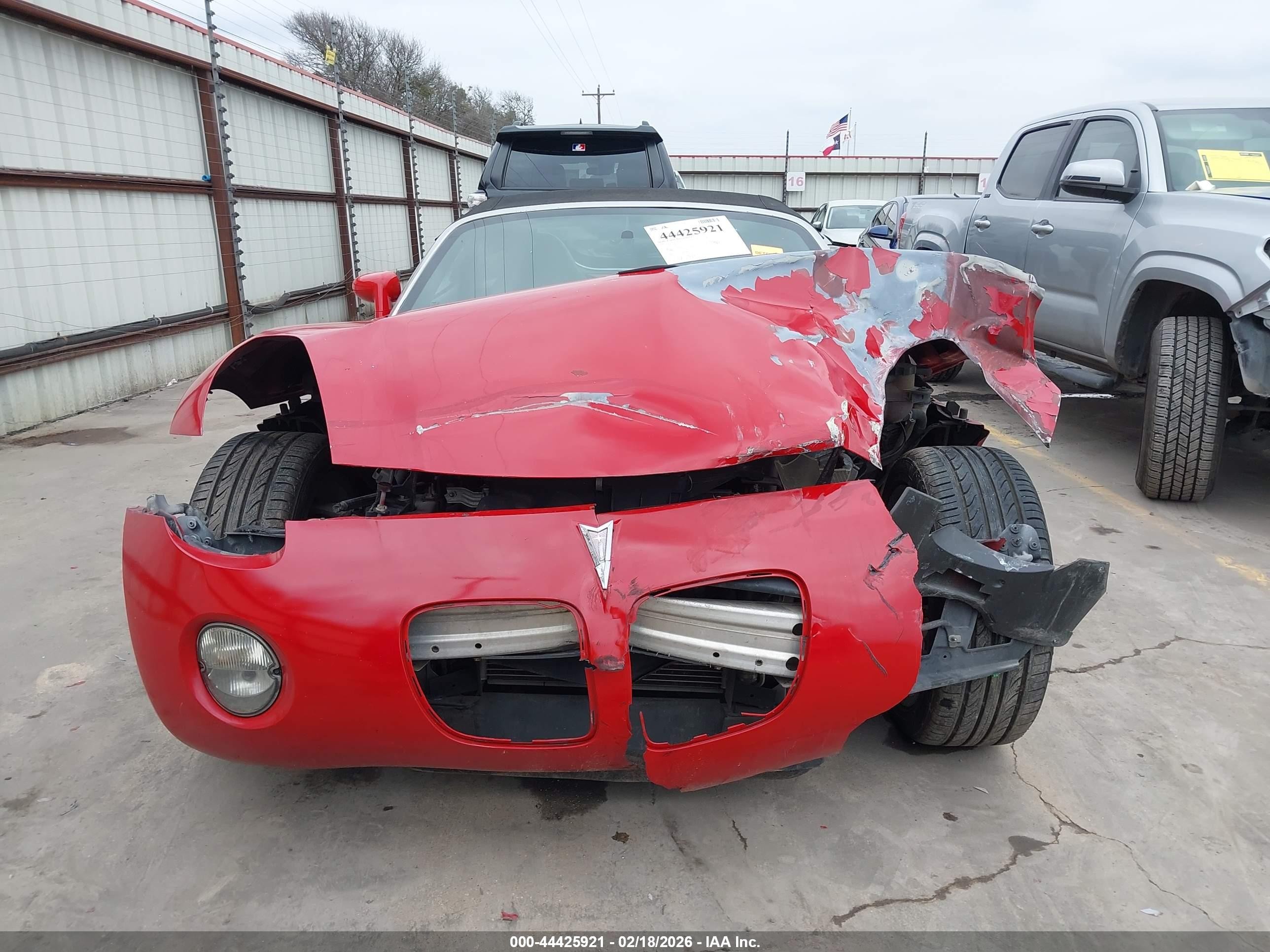 2007 Pontiac Solstice   Red vin: 1G2MB35B87Y104503