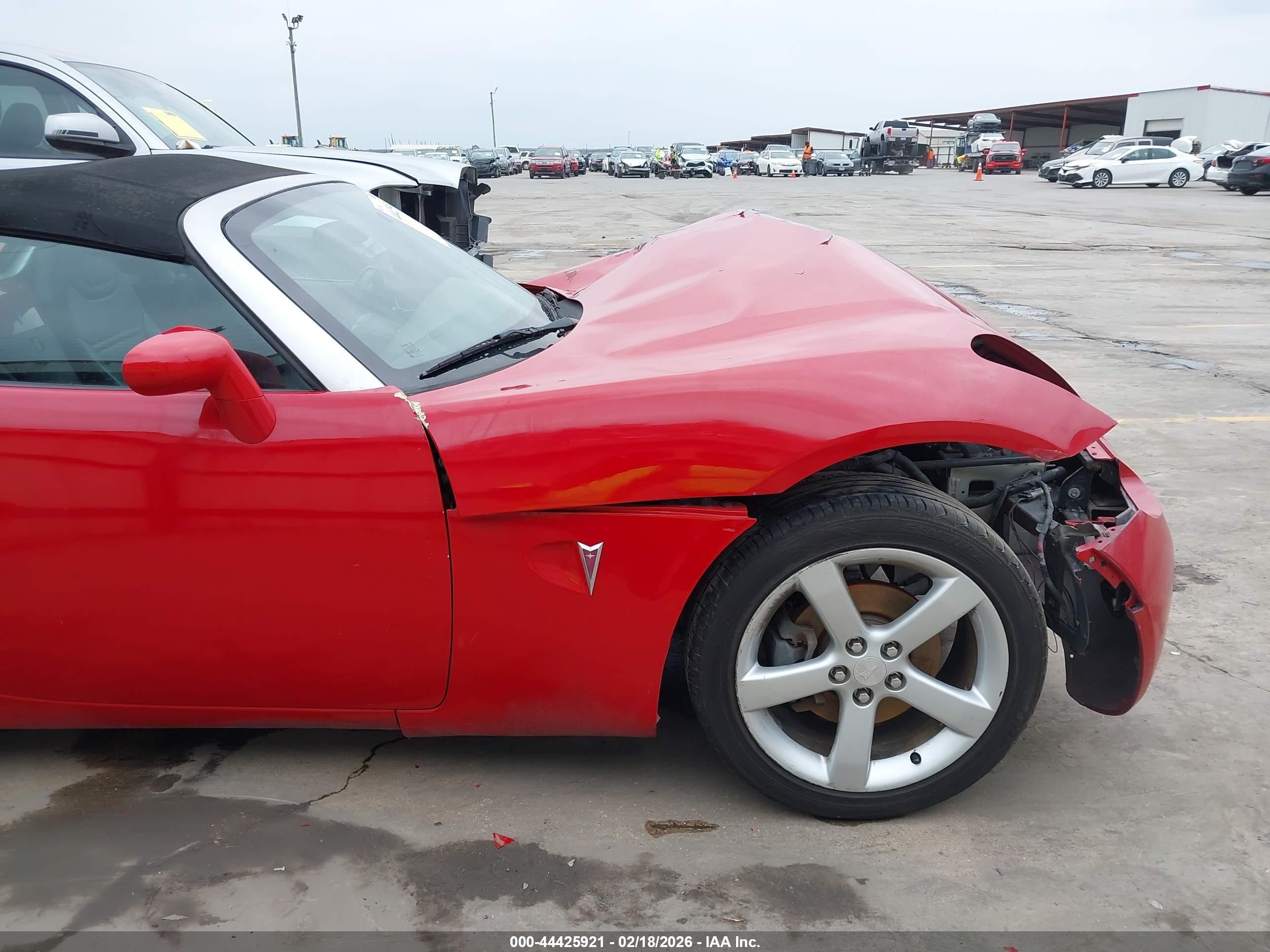 2007 Pontiac Solstice   Red vin: 1G2MB35B87Y104503
