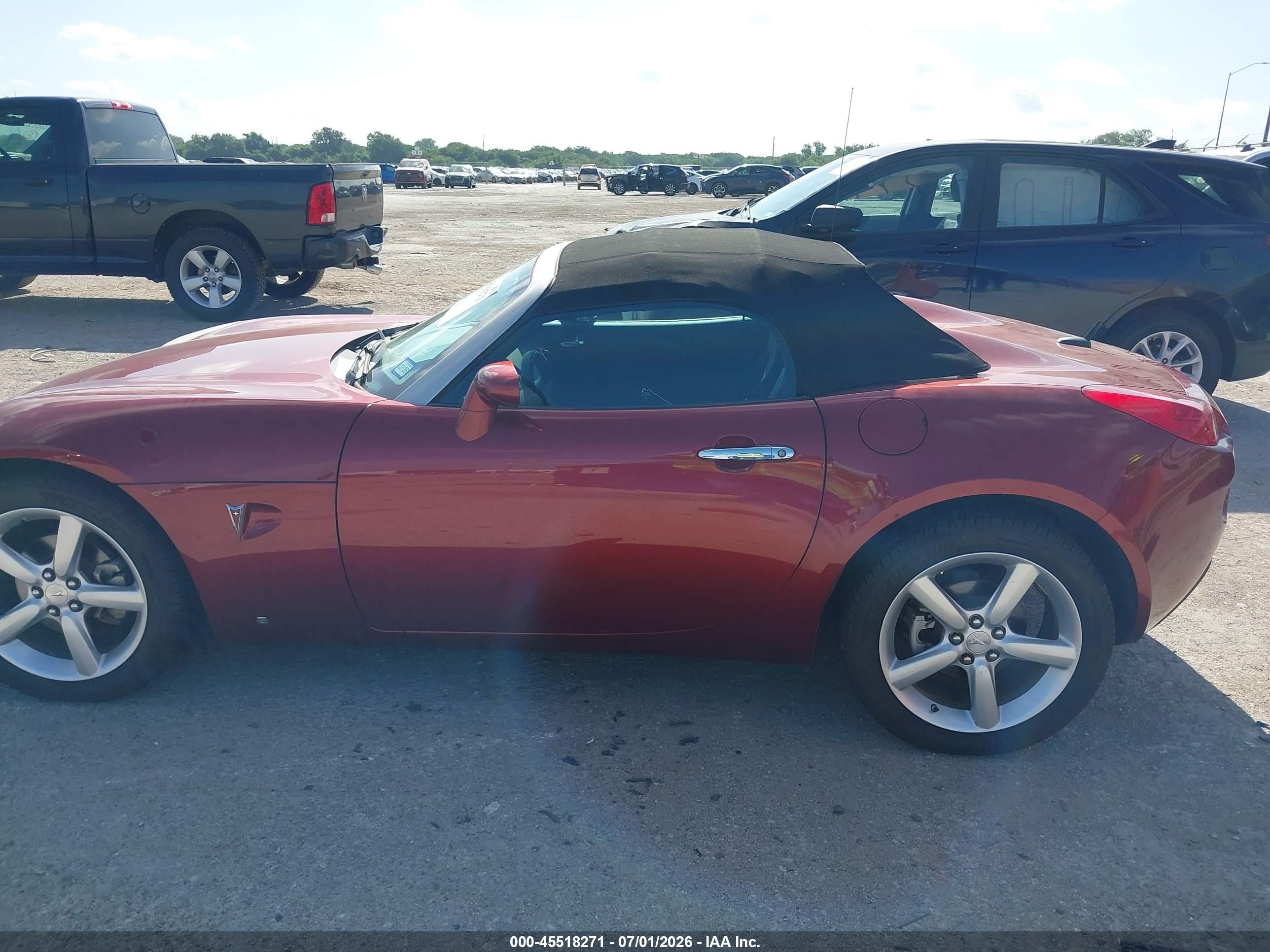 2009 Pontiac Solstice   Red vin: 1G2MB35B89Y107386