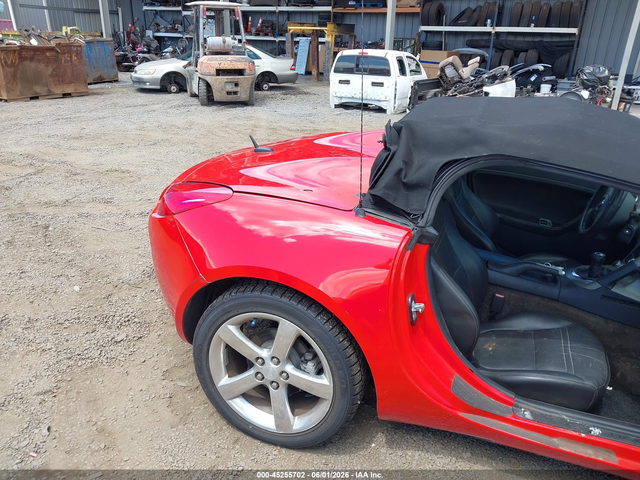 2006 Pontiac Solstice   Red vin: 1G2MB35B96Y113712