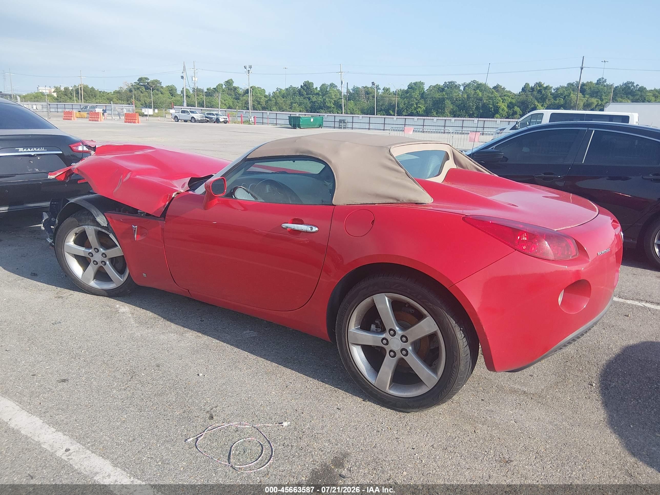 2007 Pontiac Solstice   Red vin: 1G2MB35B97Y114375