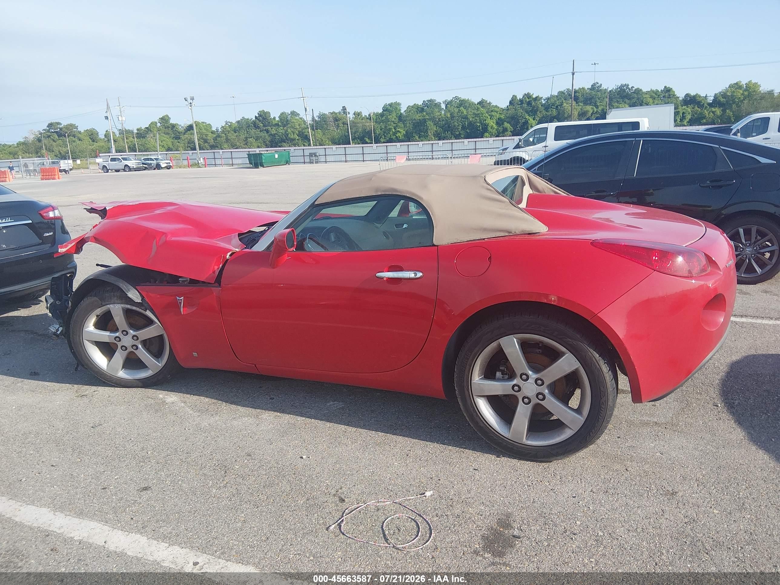 2007 Pontiac Solstice   Red vin: 1G2MB35B97Y114375