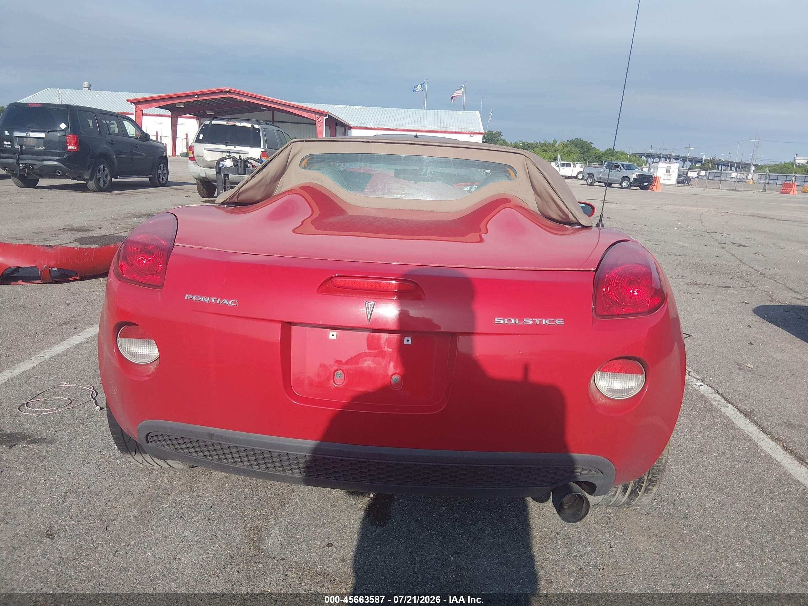 2007 Pontiac Solstice   Red vin: 1G2MB35B97Y114375