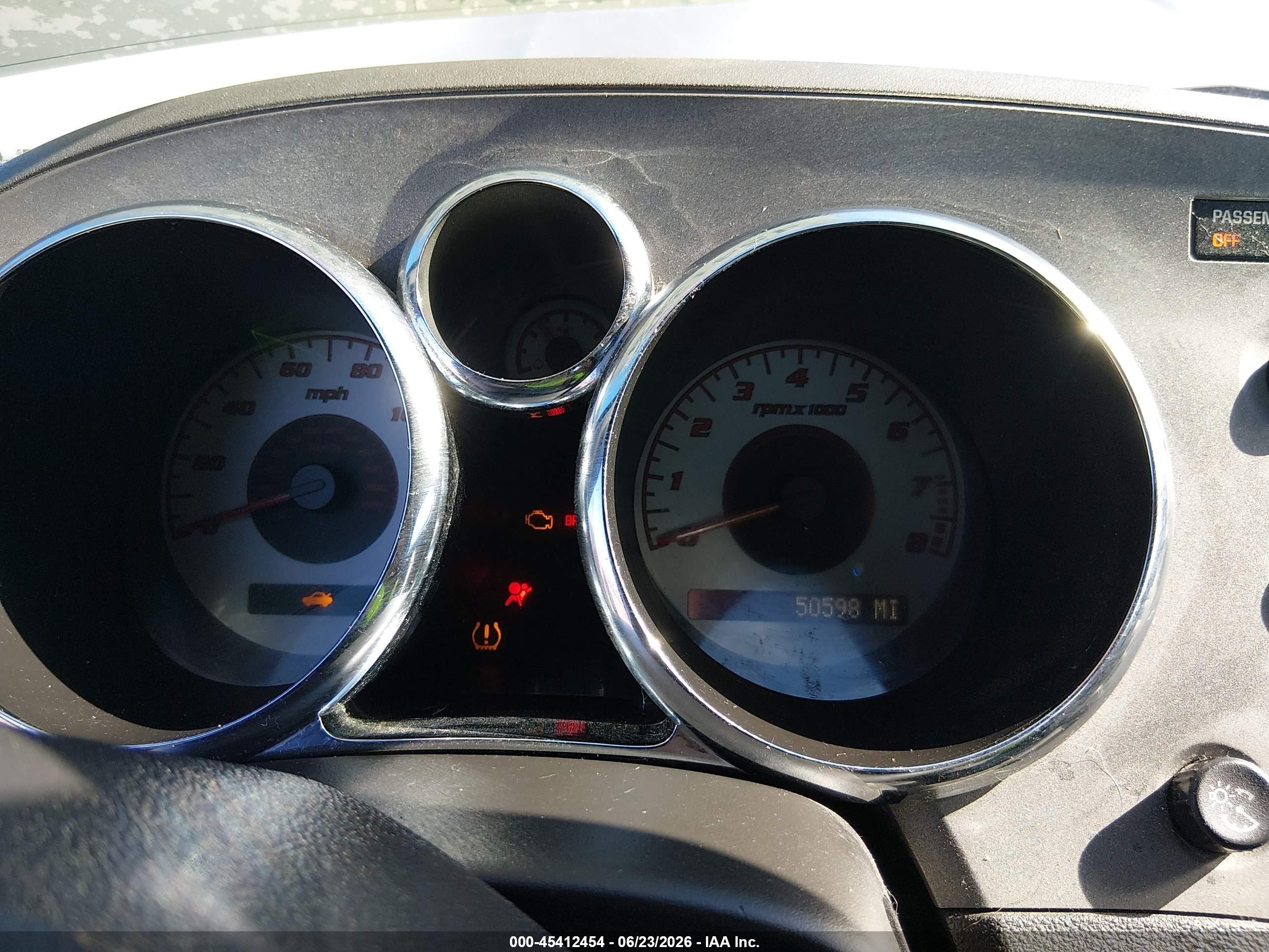 2008 Pontiac Solstice Silver vin: 1G2MB35B98Y100560